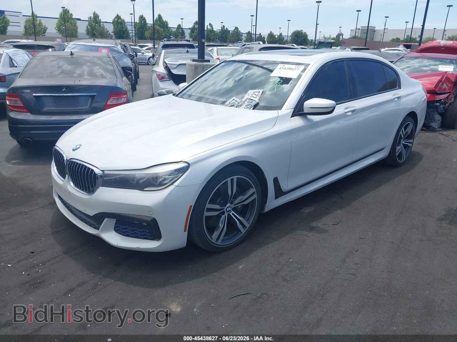 2016 BMW 740I - VIN: WBA7E2C57GG547011 - Фото 2