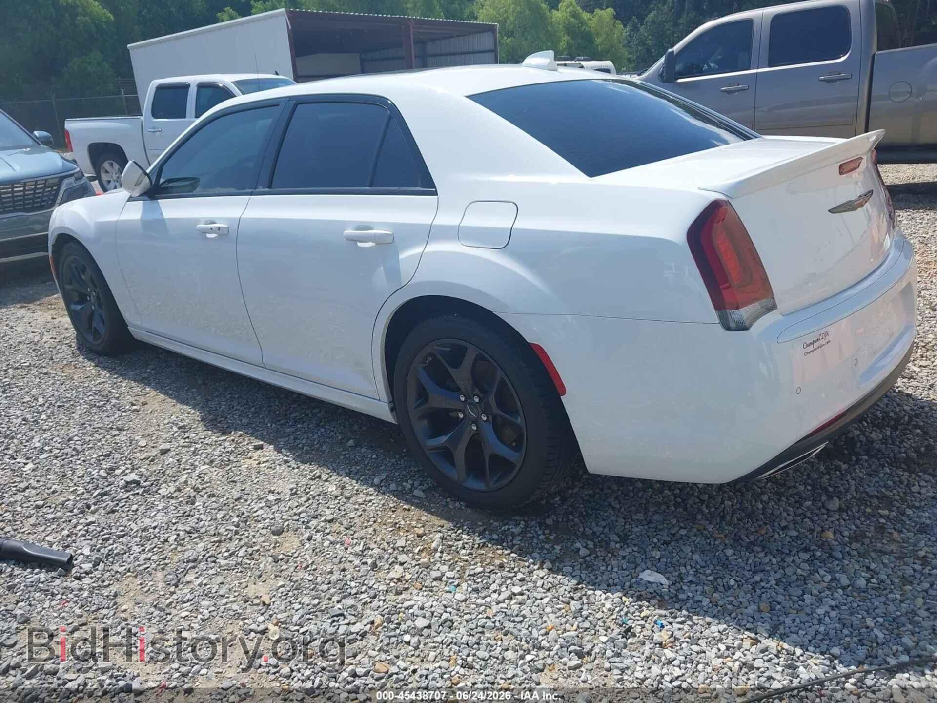 2023 CHRYSLER 300 - VIN: 2C3CCABT6PH676867 - Photo 3