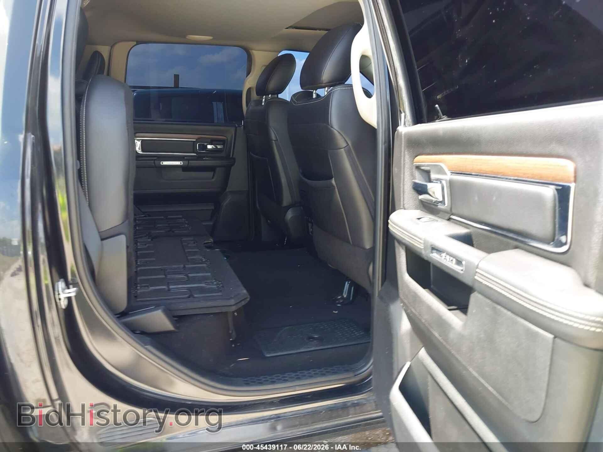 2018 RAM 1500 - VIN: 1C6RR7NM0JS230815 - Фото 8