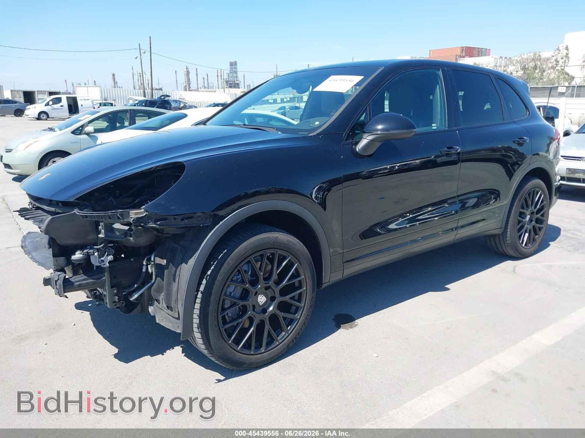 2018 PORSCHE CAYENNE - VIN: WP1AA2A24JKA05736 - Photo 2