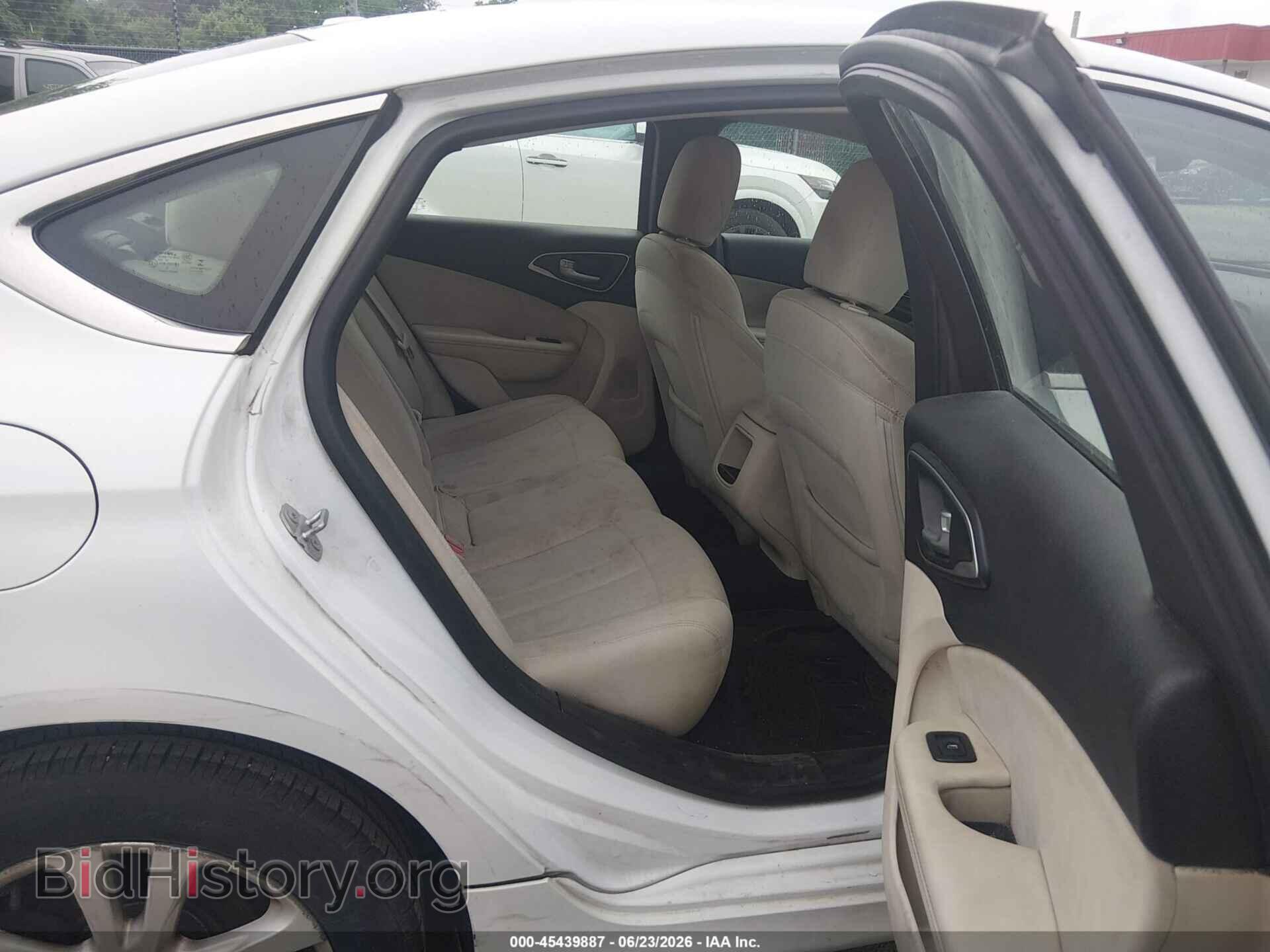 2015 CHRYSLER 200 - VIN: 1C3CCCAB7FN695972 - Photo 8