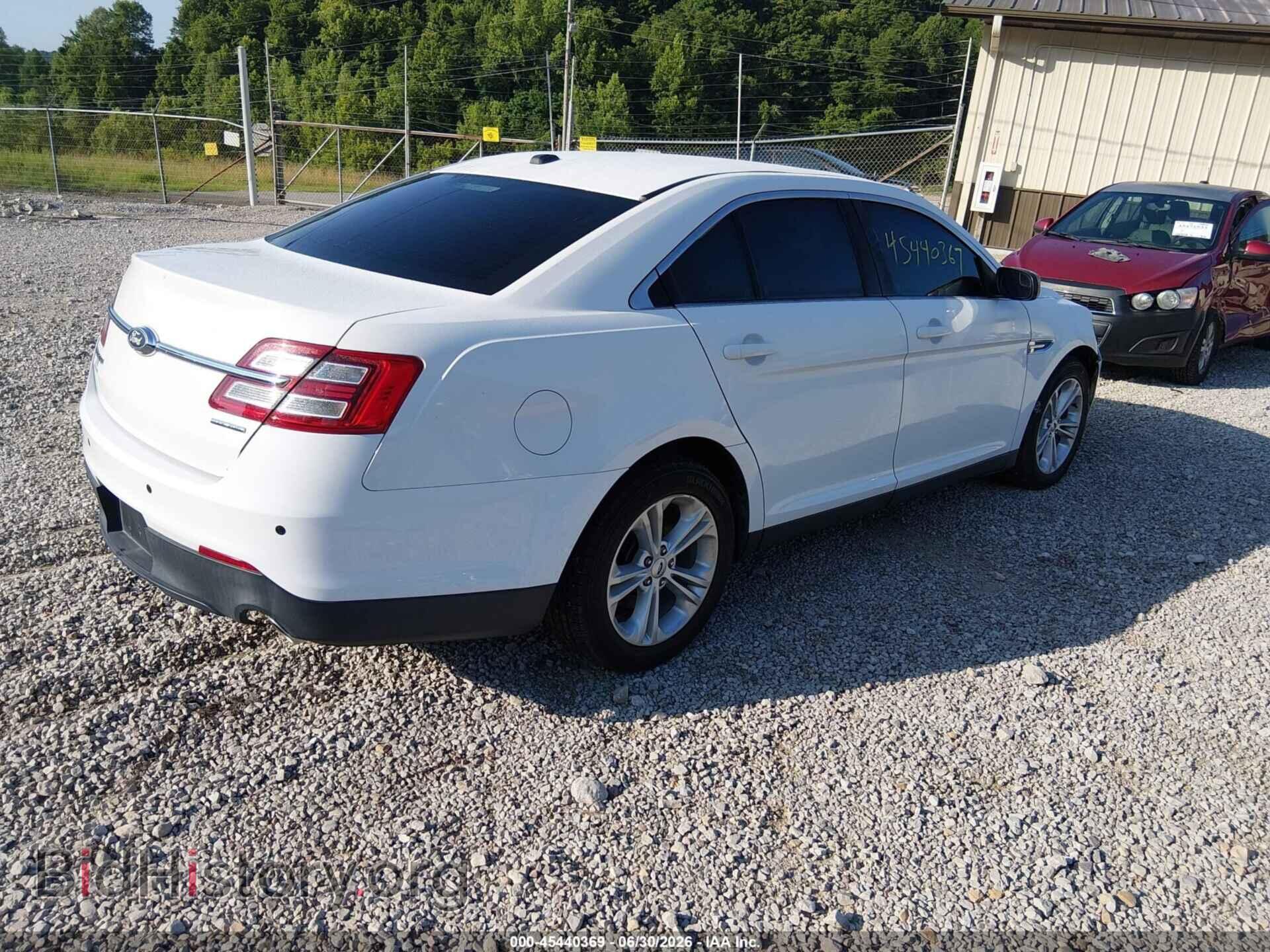 2017 FORD TAURUS - VIN: 1FAHP2D80HG122859 - Photo 4