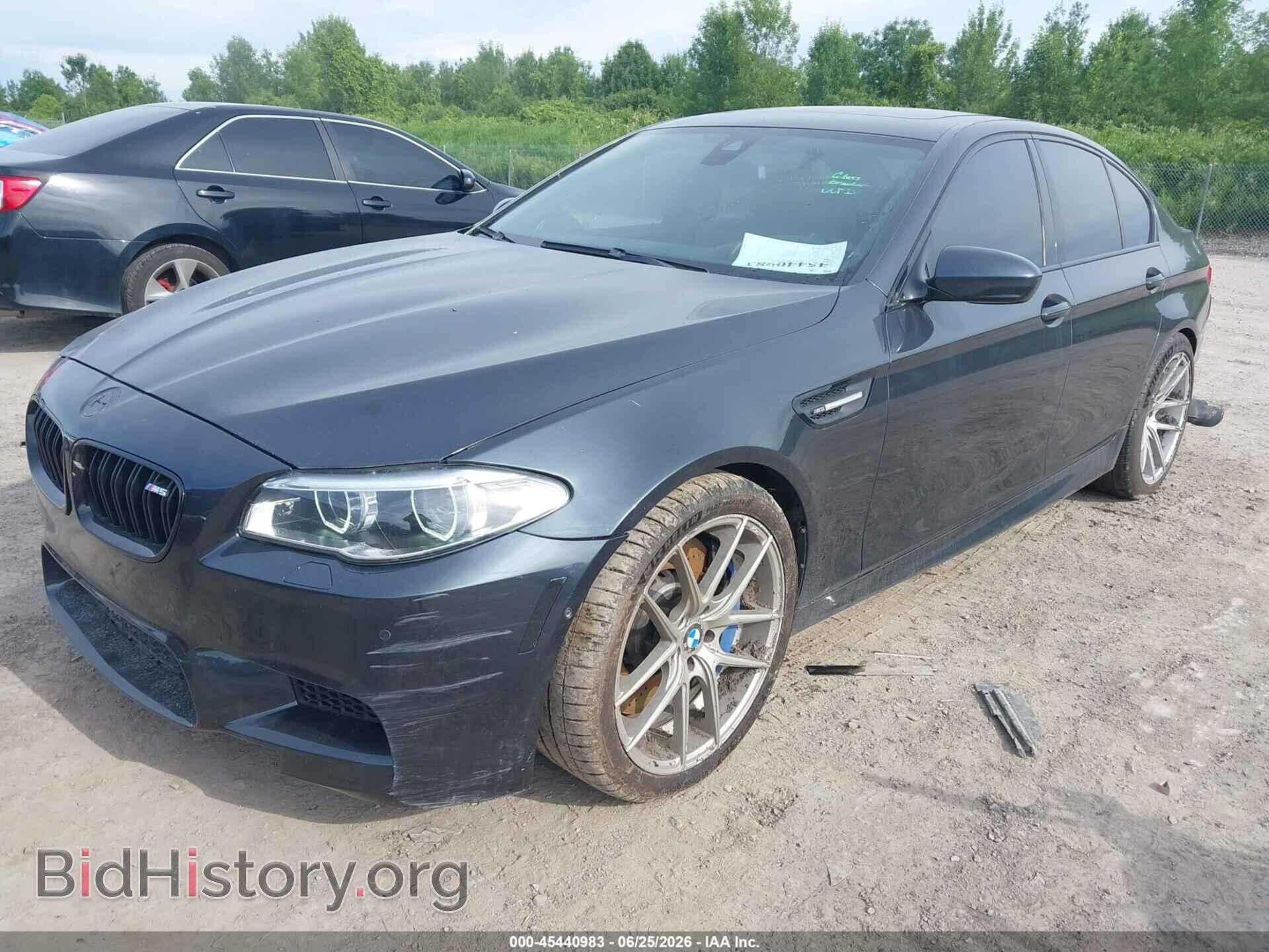 2013 BMW M5 - VIN: WBSFV9C56DC773964 - Photo 2