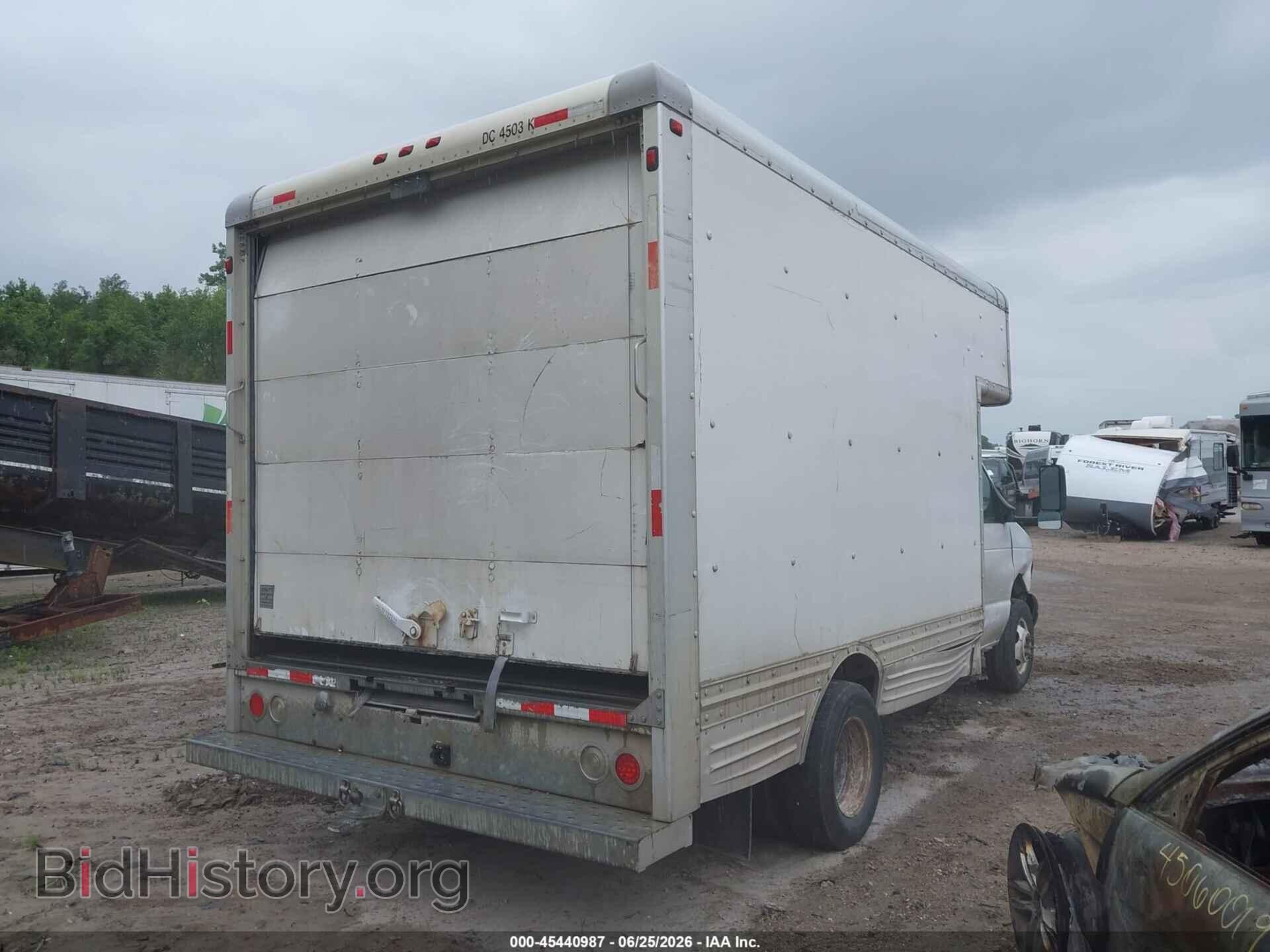 2007 FORD E-450 CUTAWAY - VIN: 1FDXE45S87DB18121 - Фото 4