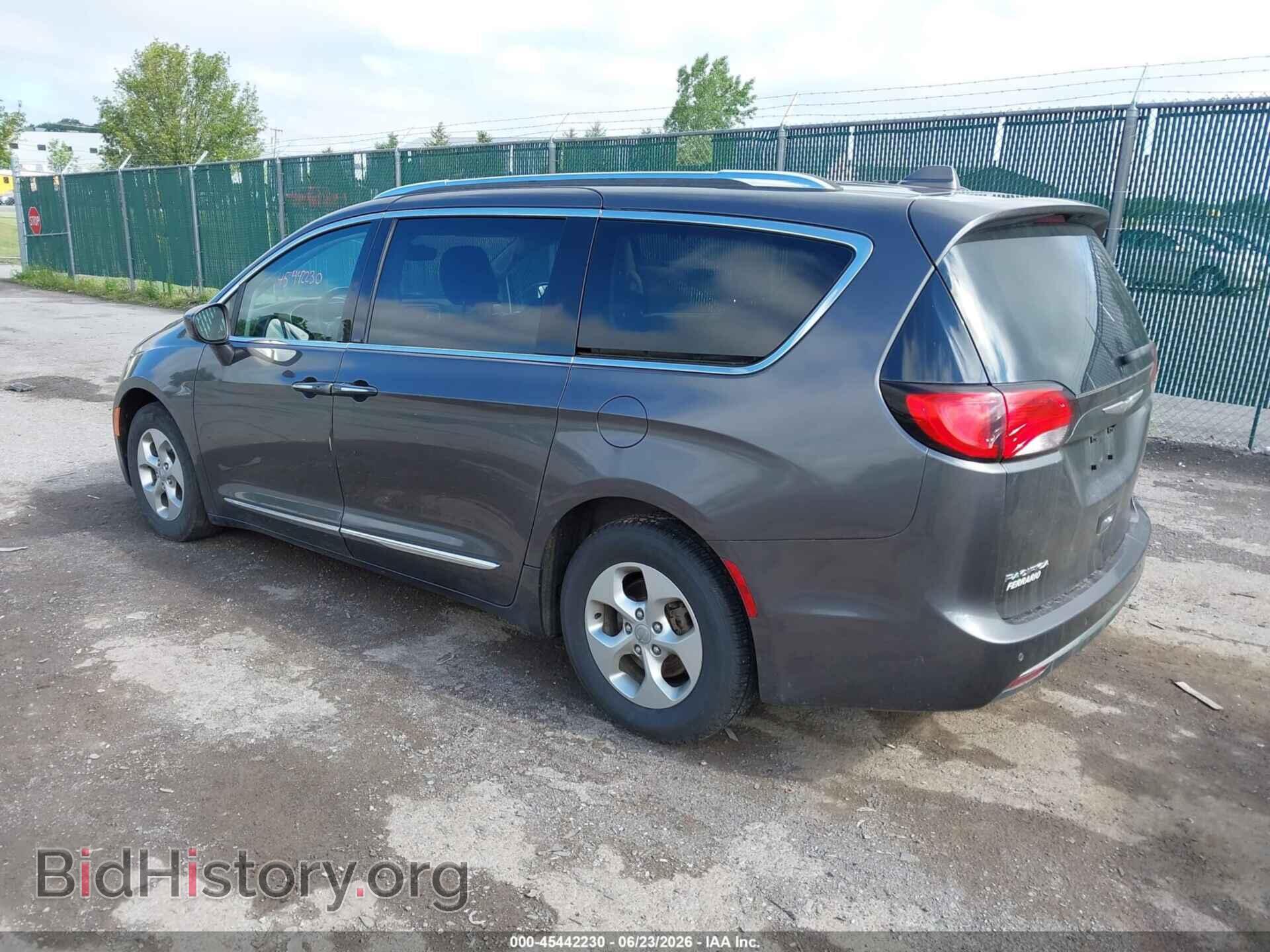 2017 CHRYSLER PACIFICA - VIN: 2C4RC1EG0HR555977 - Фото 3