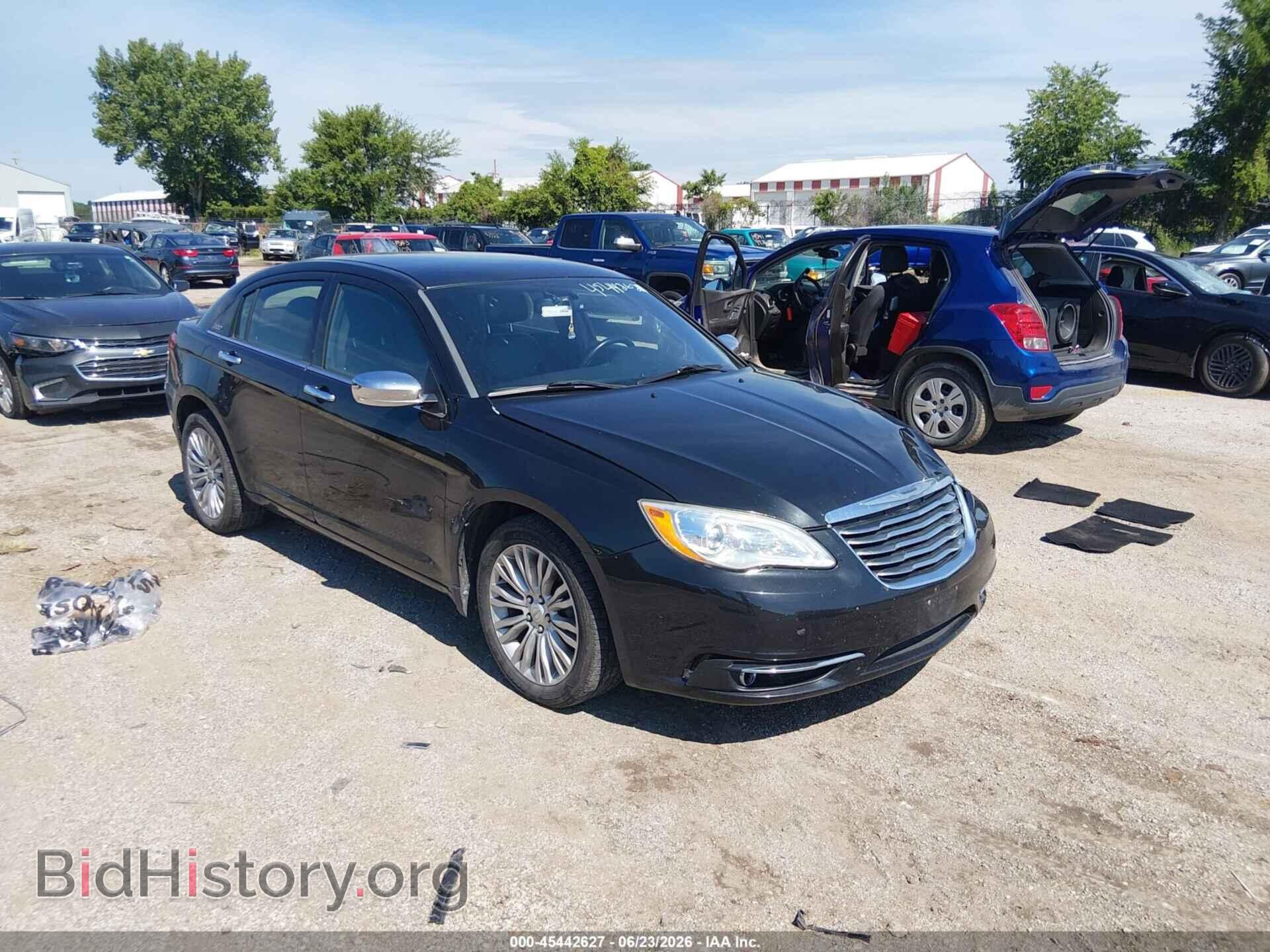 Photo 1C3BC2FG2BN517908 - CHRYSLER 200 2011
