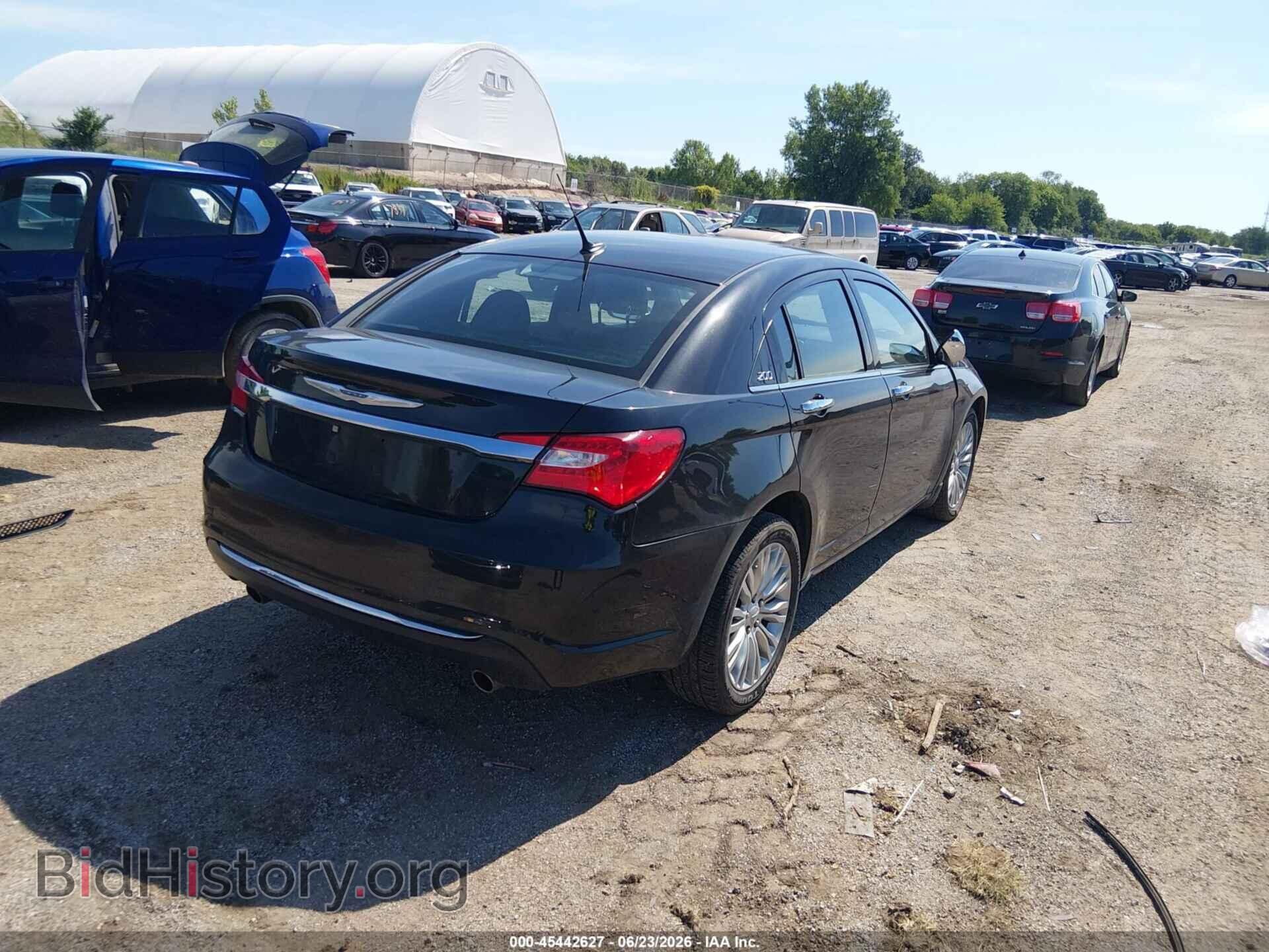2011 CHRYSLER 200 - VIN: 1C3BC2FG2BN517908 - Photo 4