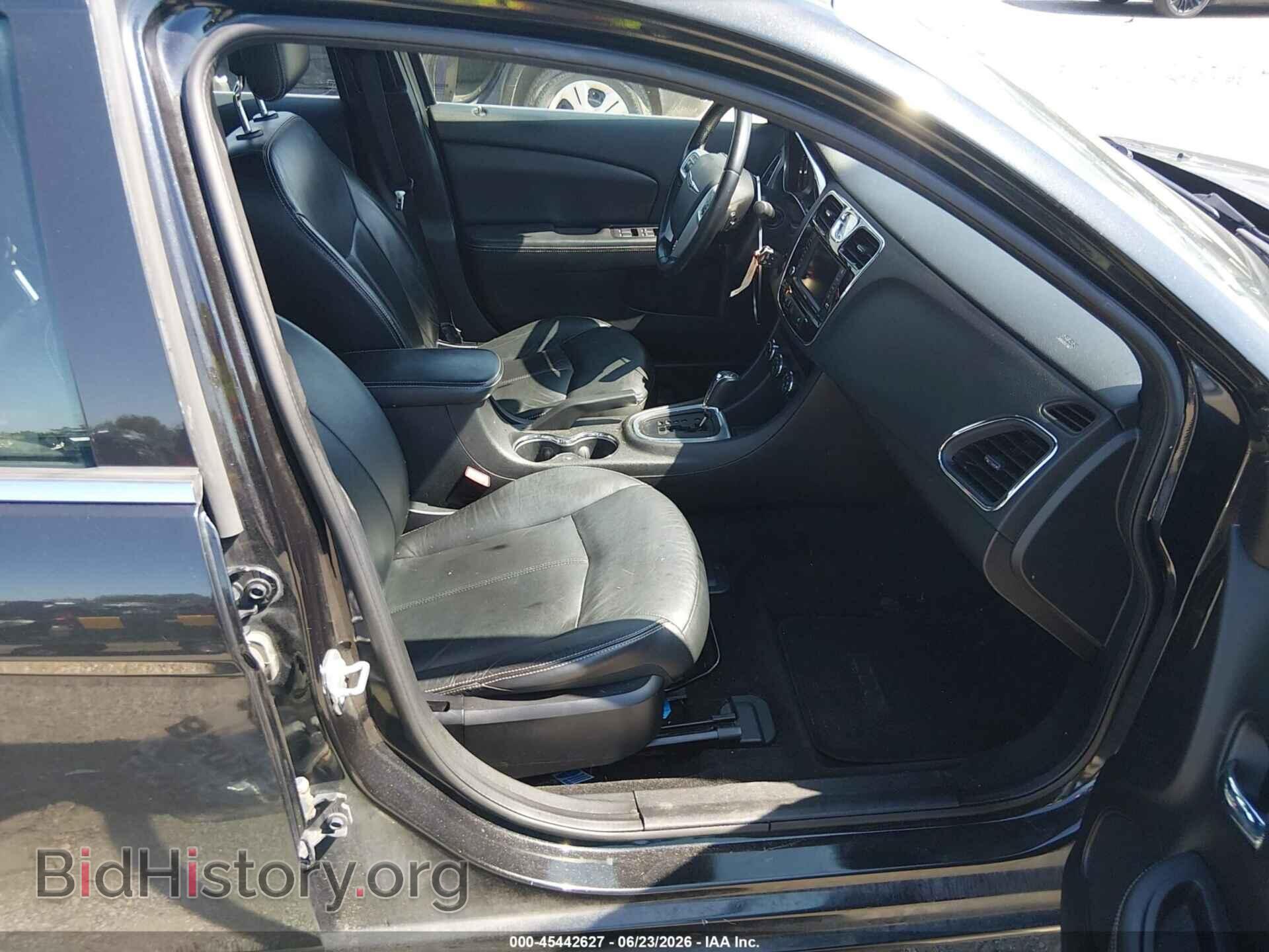 2011 CHRYSLER 200 - VIN: 1C3BC2FG2BN517908 - Photo 5