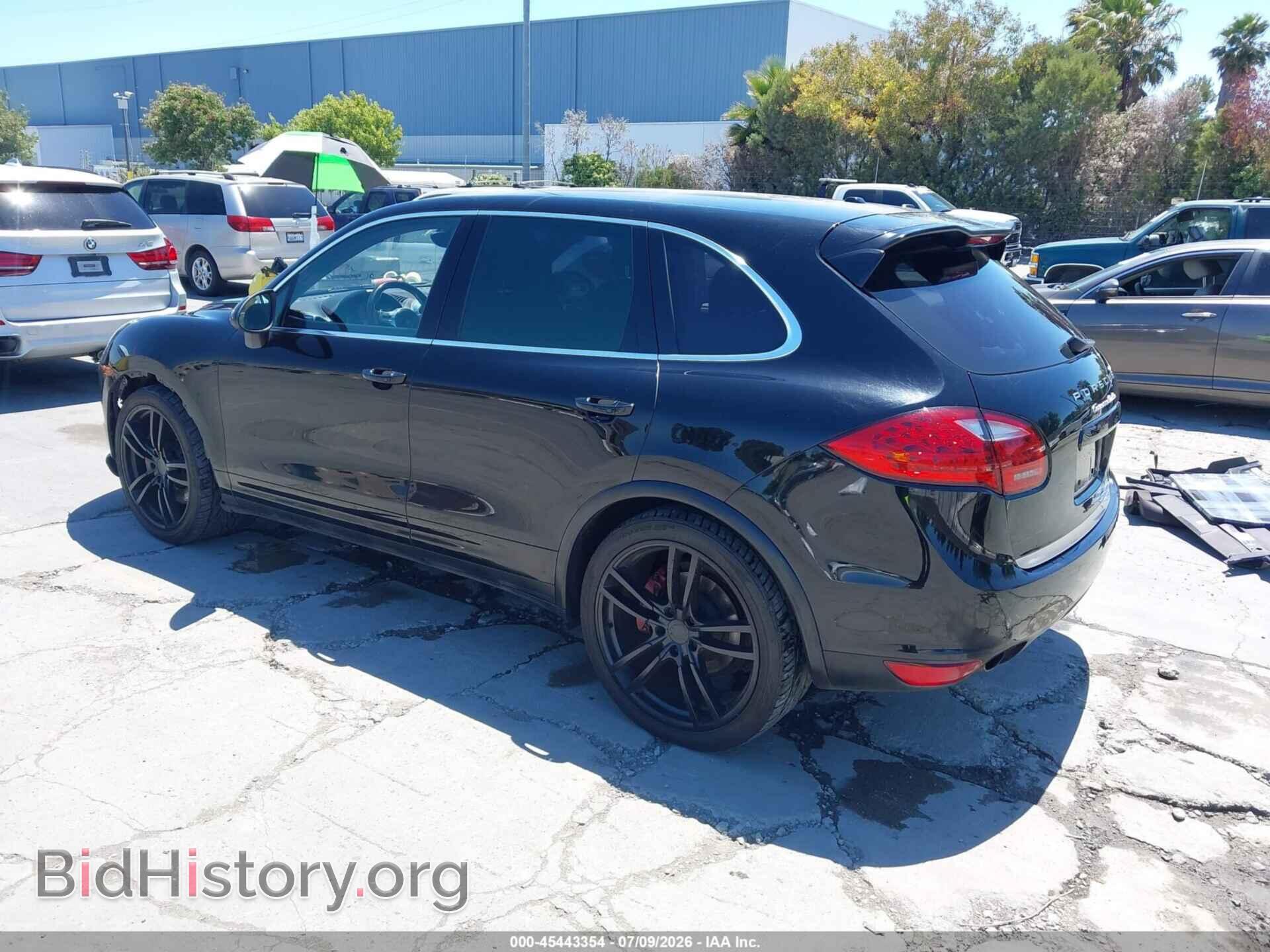2011 PORSCHE CAYENNE - VIN: WP1AC2A28BLA82776 - Photo 3