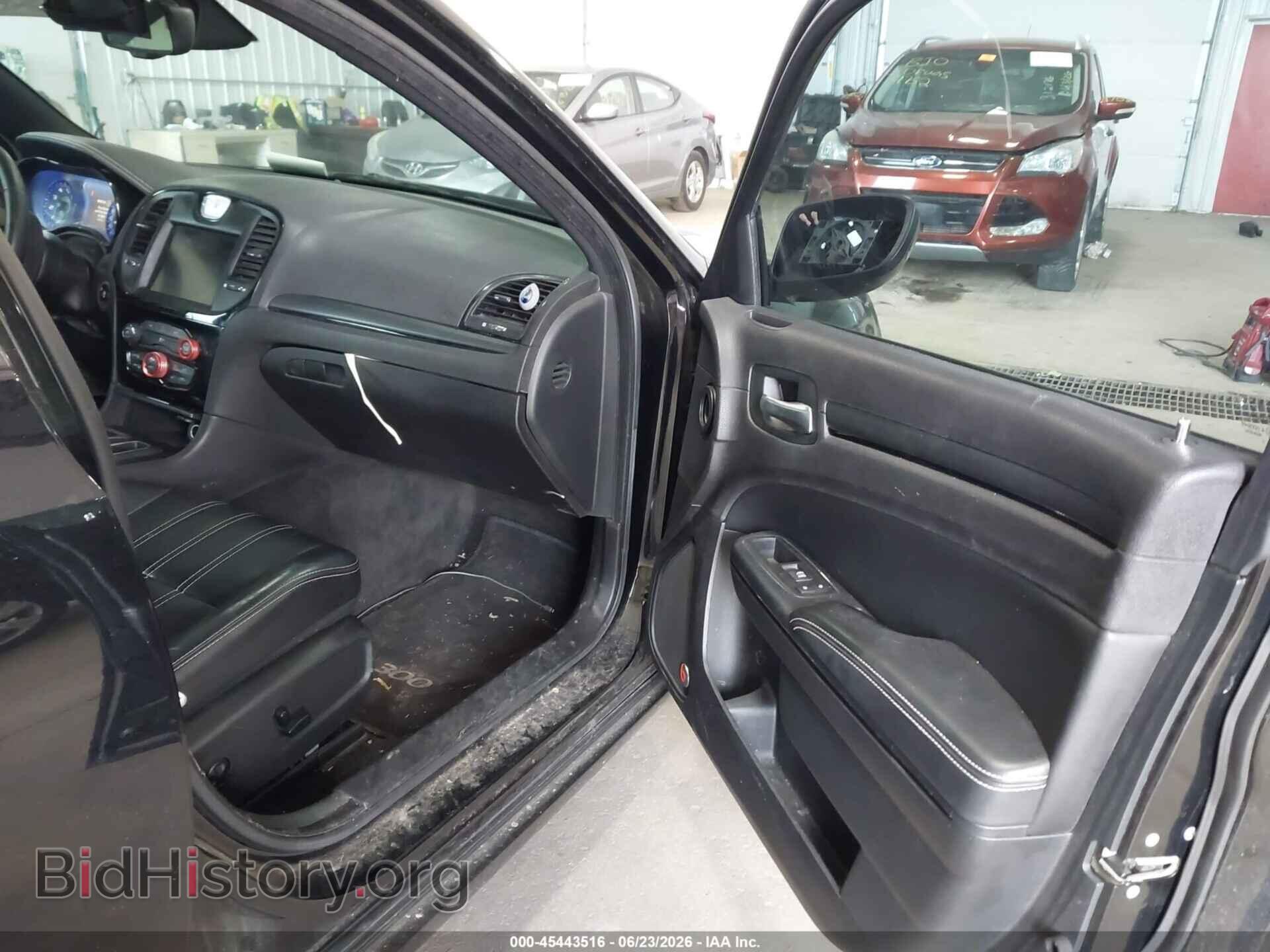 2016 CHRYSLER 300 - VIN: 2C3CCAGG0GH183035 - Фото 5