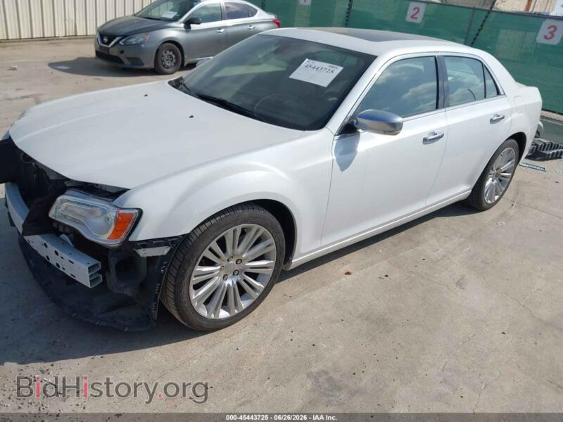 2012 Chrysler 300C (VIN 2C3CCAPT3CH256504) — фото 2 из 14