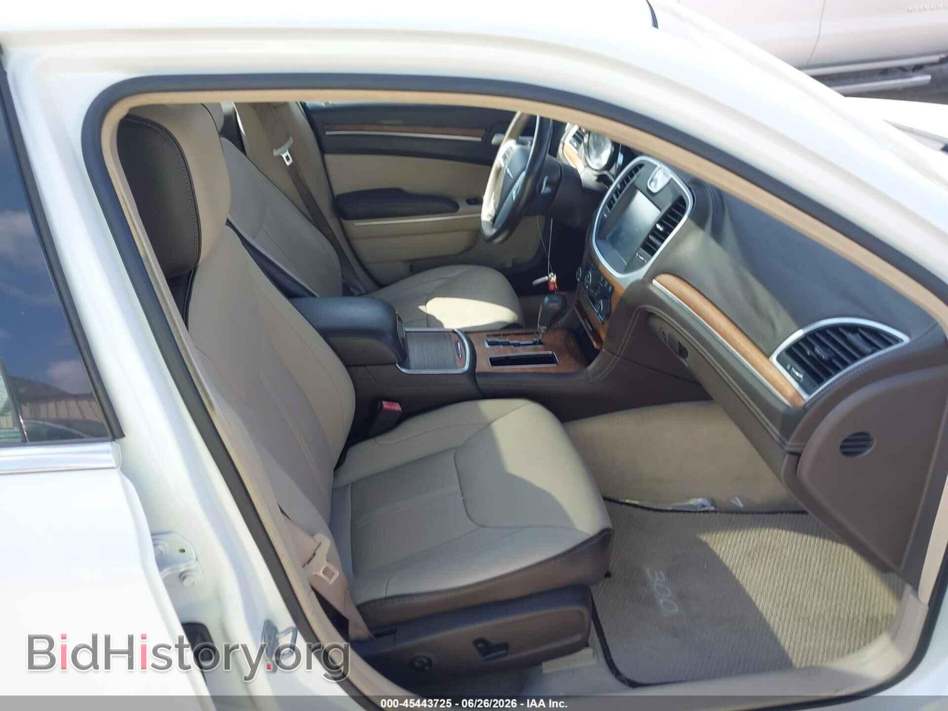 2012 CHRYSLER 300C - VIN: 2C3CCAPT3CH256504 - Фото 5