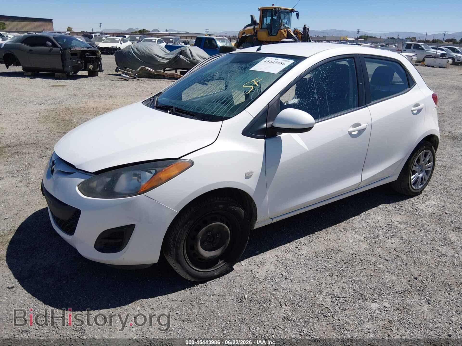 2014 MAZDA MAZDA2 - VIN: JM1DE1KZXE0180230 - Фото 2