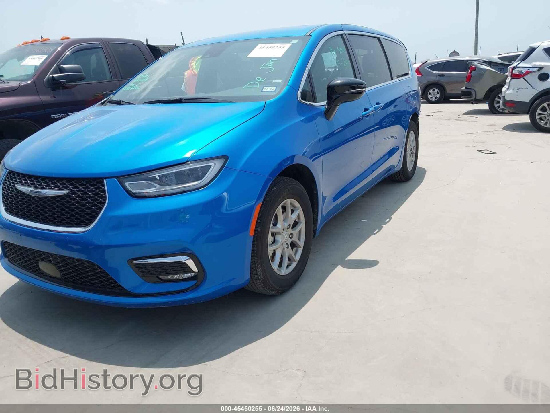 2026 CHRYSLER PACIFICA - VIN: 2C4RC1BG9TR235957 - Photo 2