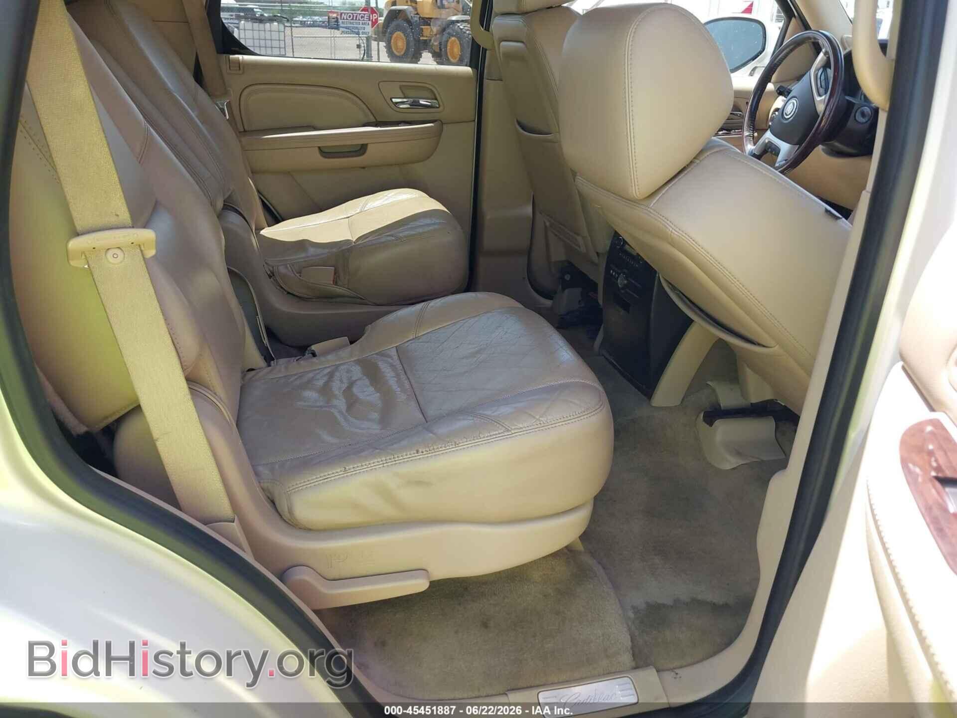 2011 CADILLAC ESCALADE - VIN: 1GYS4BEF2BR377007 - Фото 8