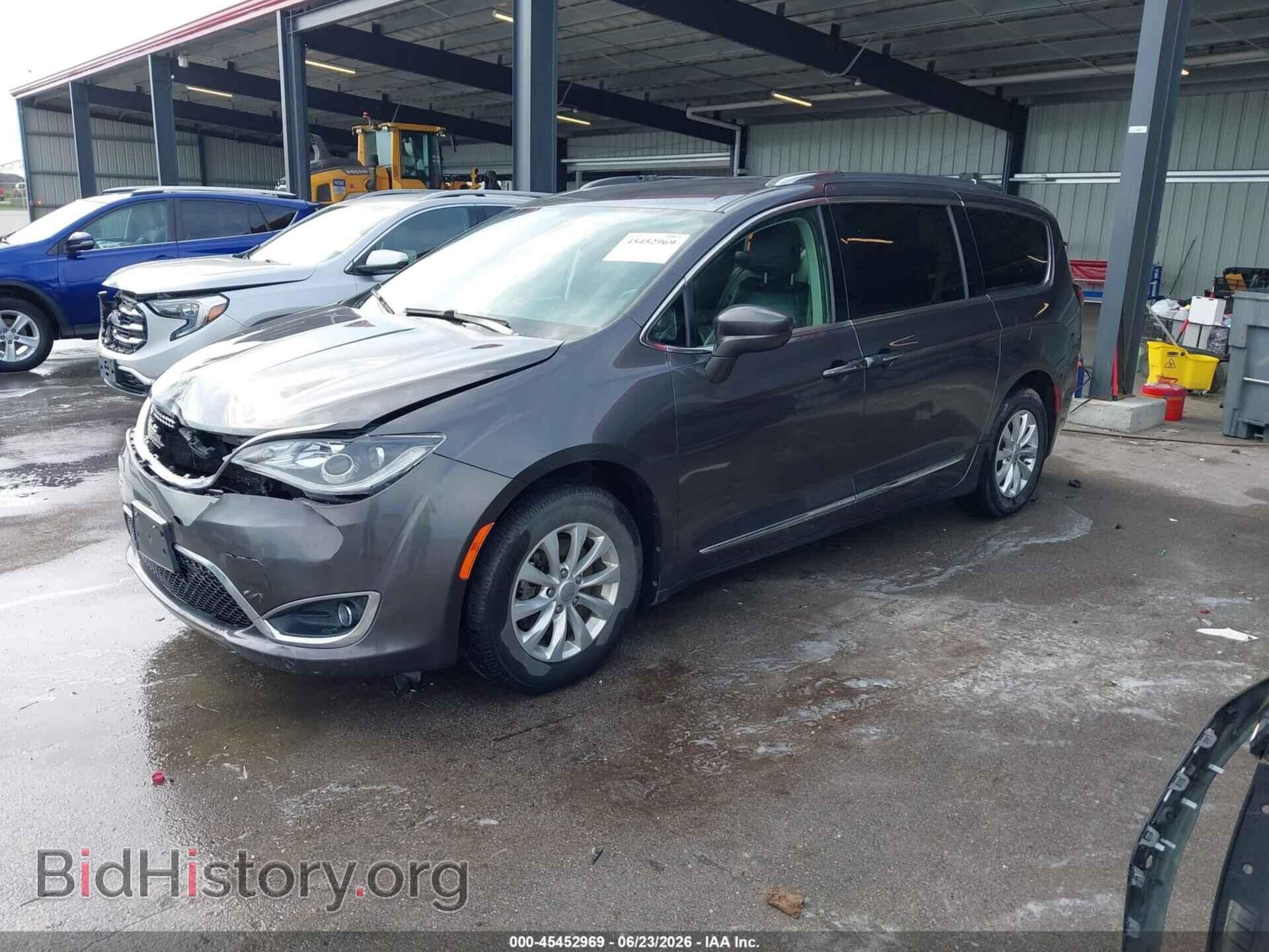 2018 CHRYSLER PACIFICA - VIN: 2C4RC1BG1JR185794 - Photo 2