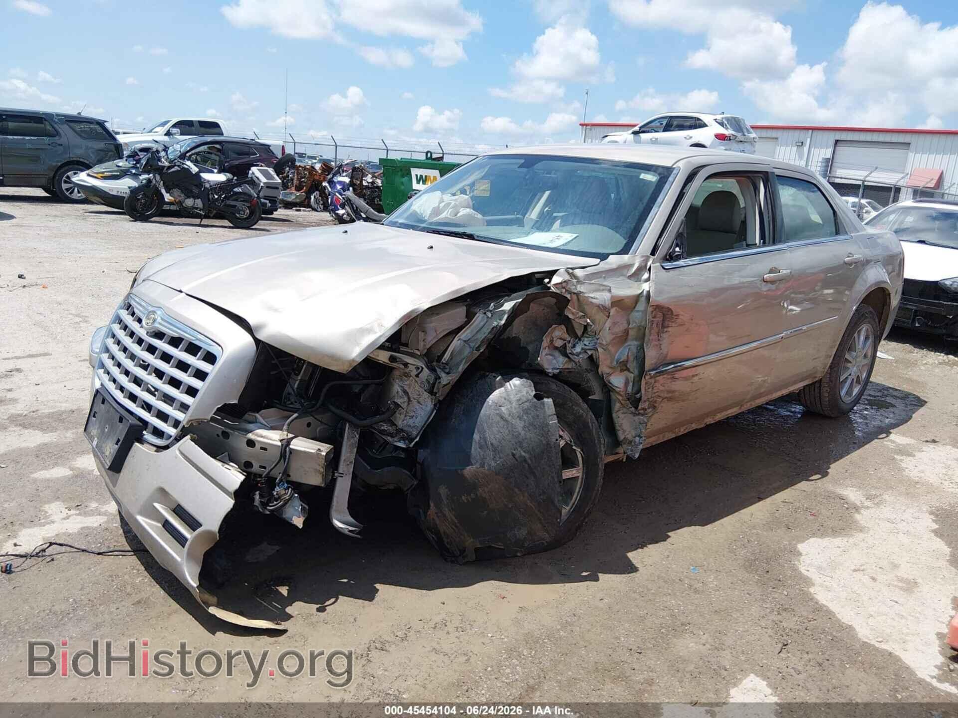 2008 CHRYSLER 300 - VIN: 2C3LK33G28H244343 - Фото 2