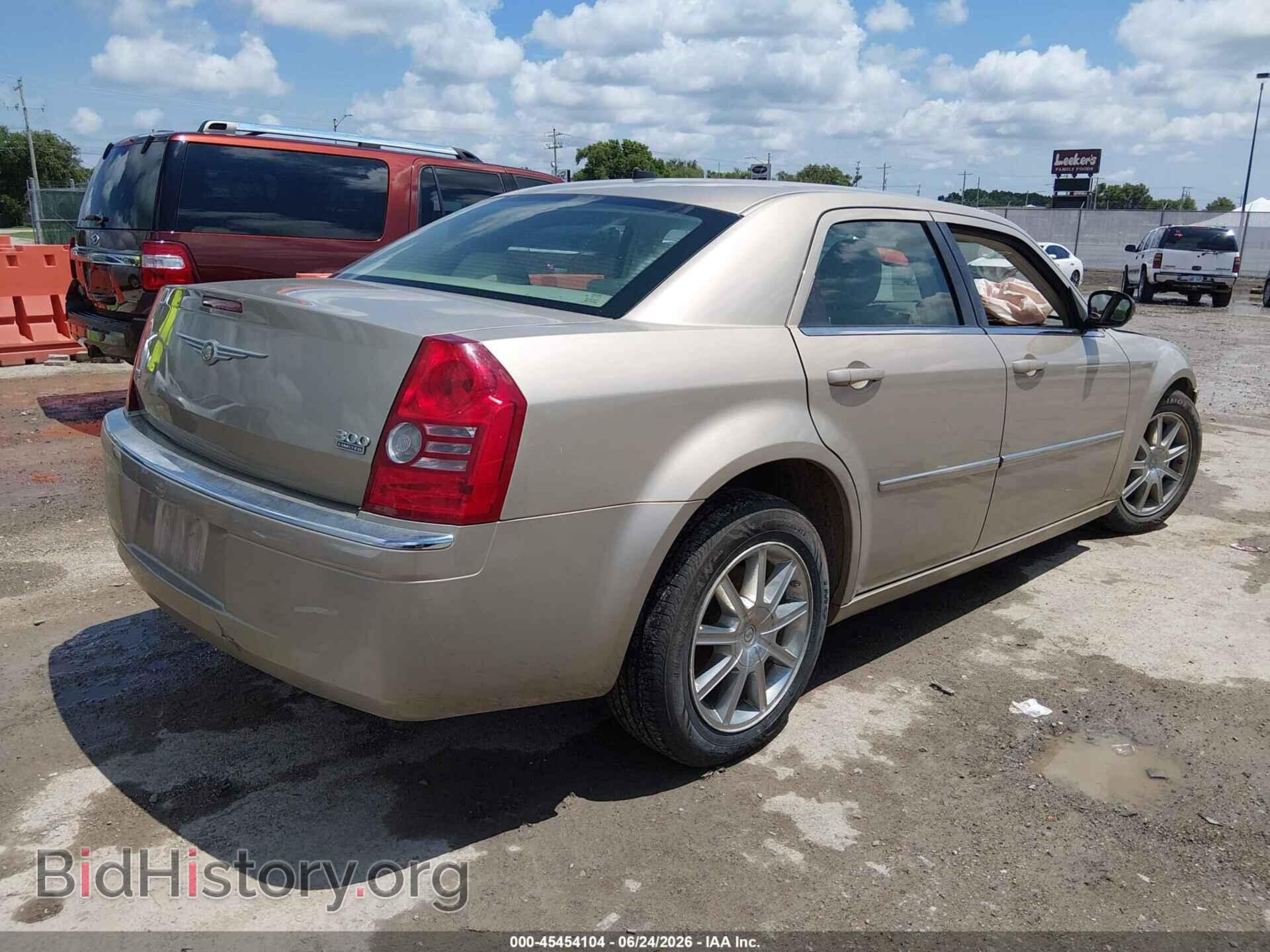 2008 CHRYSLER 300 - VIN: 2C3LK33G28H244343 - Фото 4