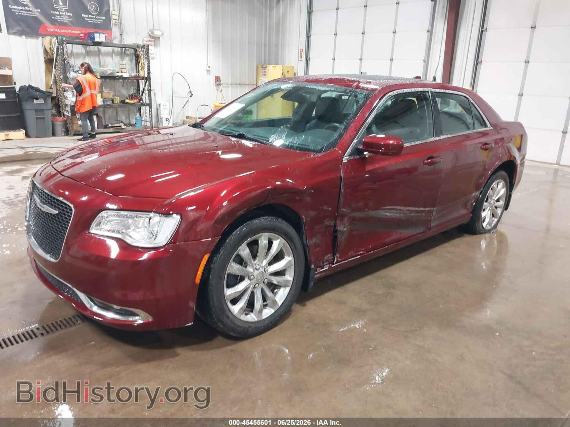 2015 CHRYSLER 300 - VIN: 2C3CCARG4FH923424 - Фото 2
