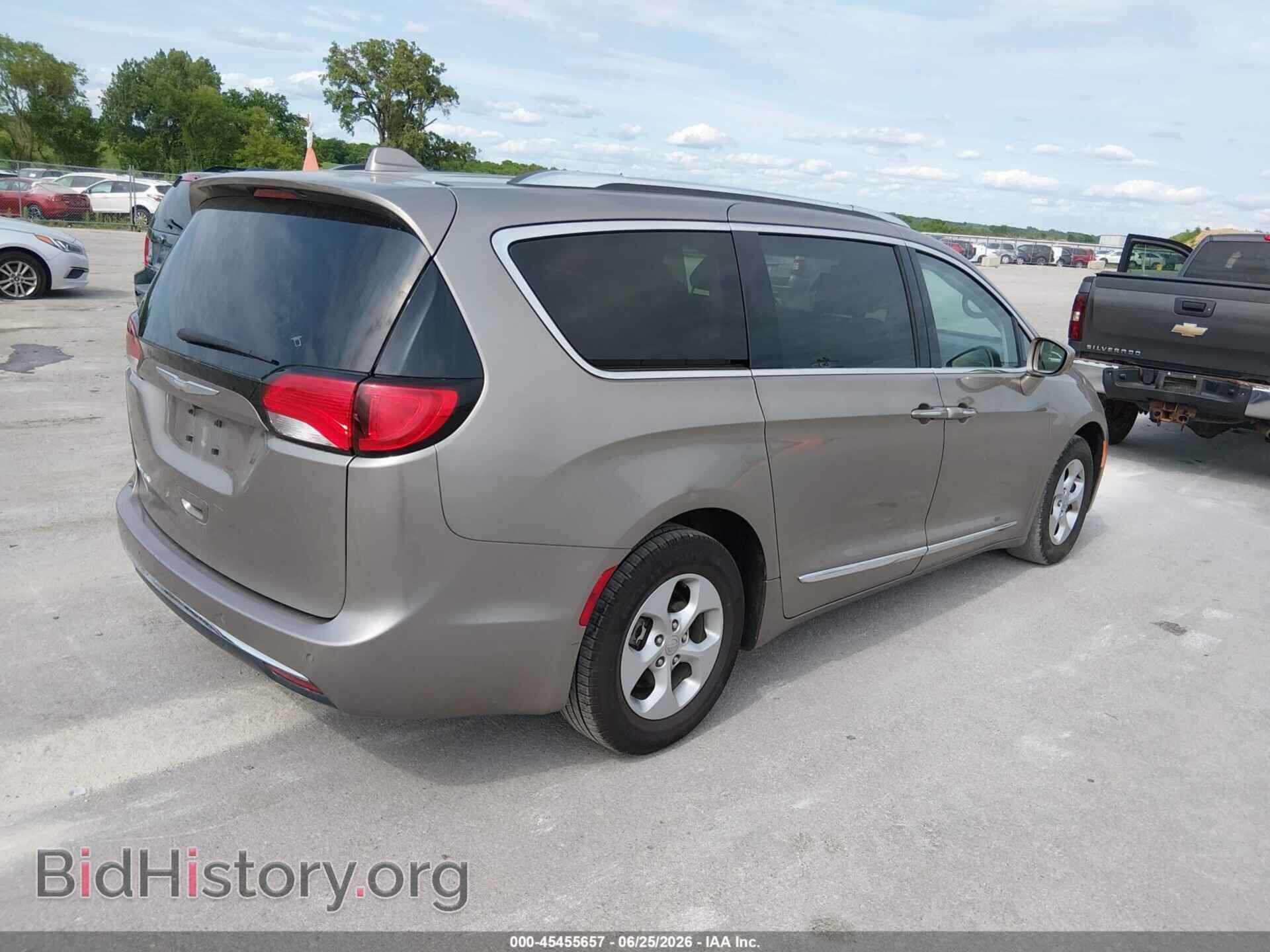 2017 CHRYSLER PACIFICA - VIN: 2C4RC1EG3HR607604 - Photo 4