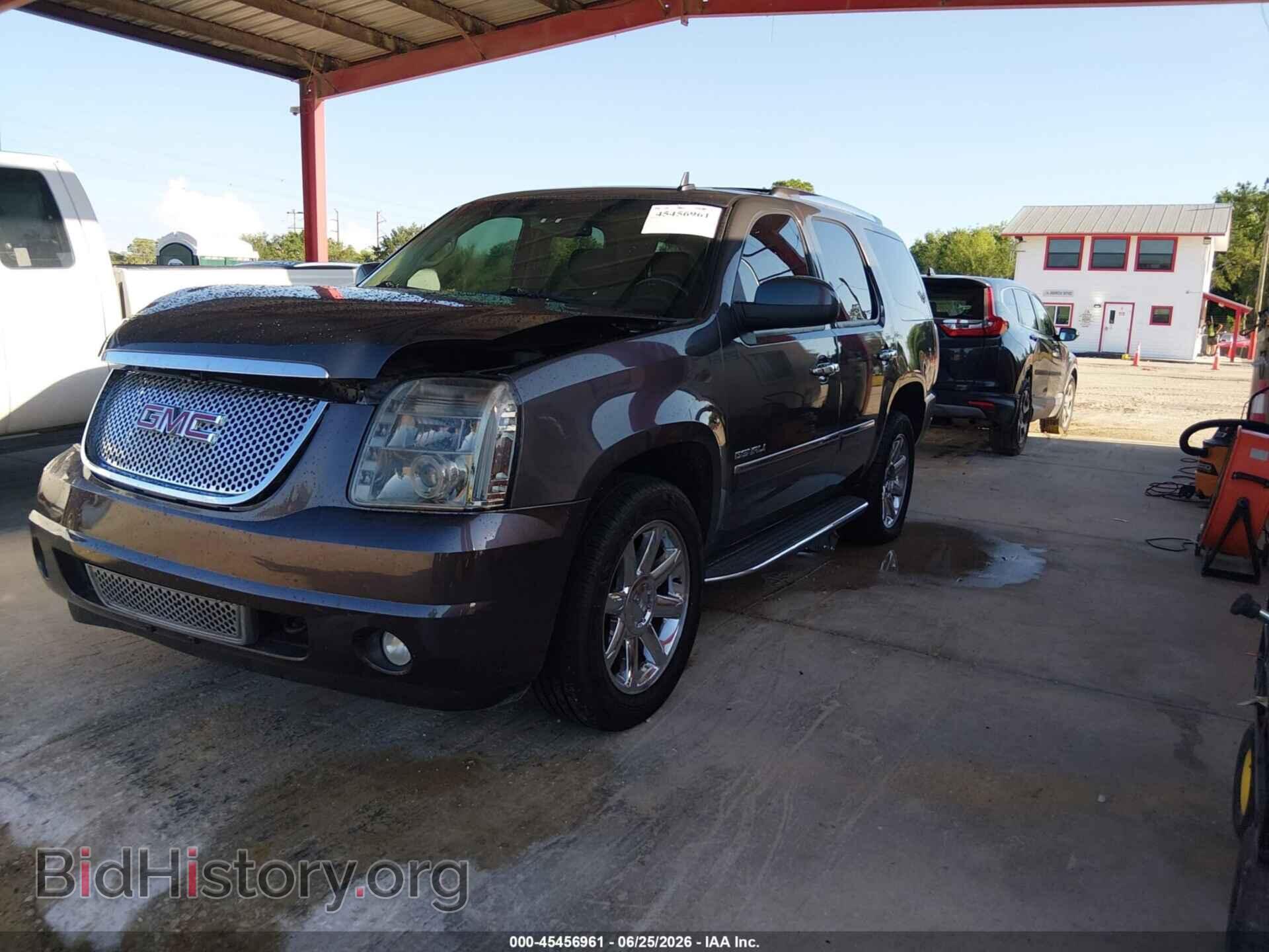 2011 GMC YUKON - VIN: 1GKS2EEF3BR111223 - Фото 2