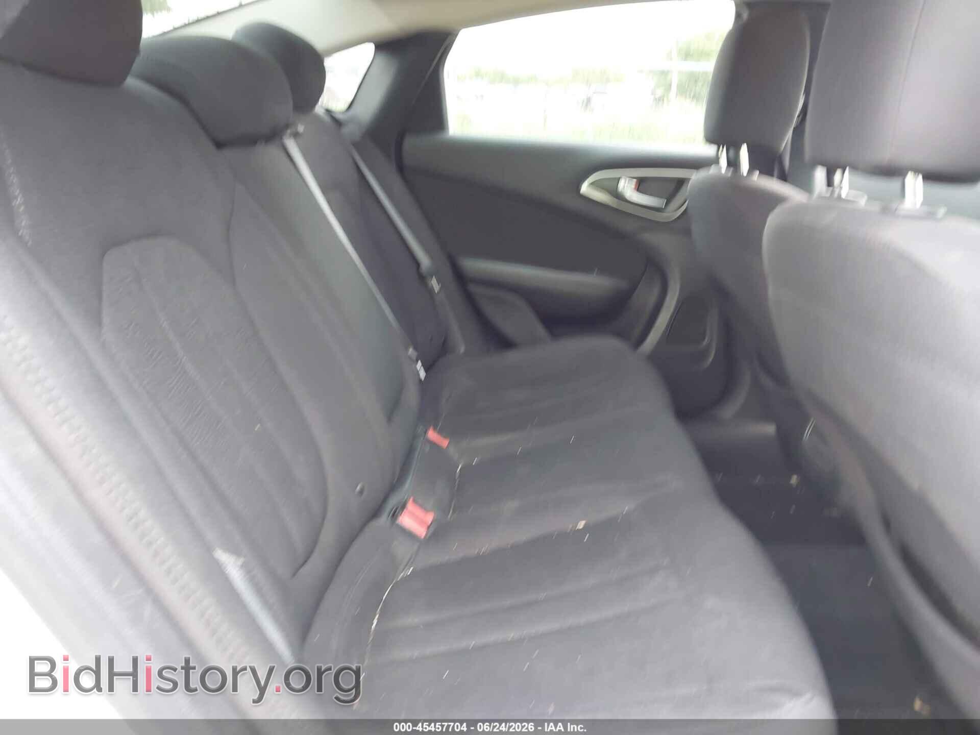 2015 CHRYSLER 200 - VIN: 1C3CCCAB1FN600628 - Photo 8