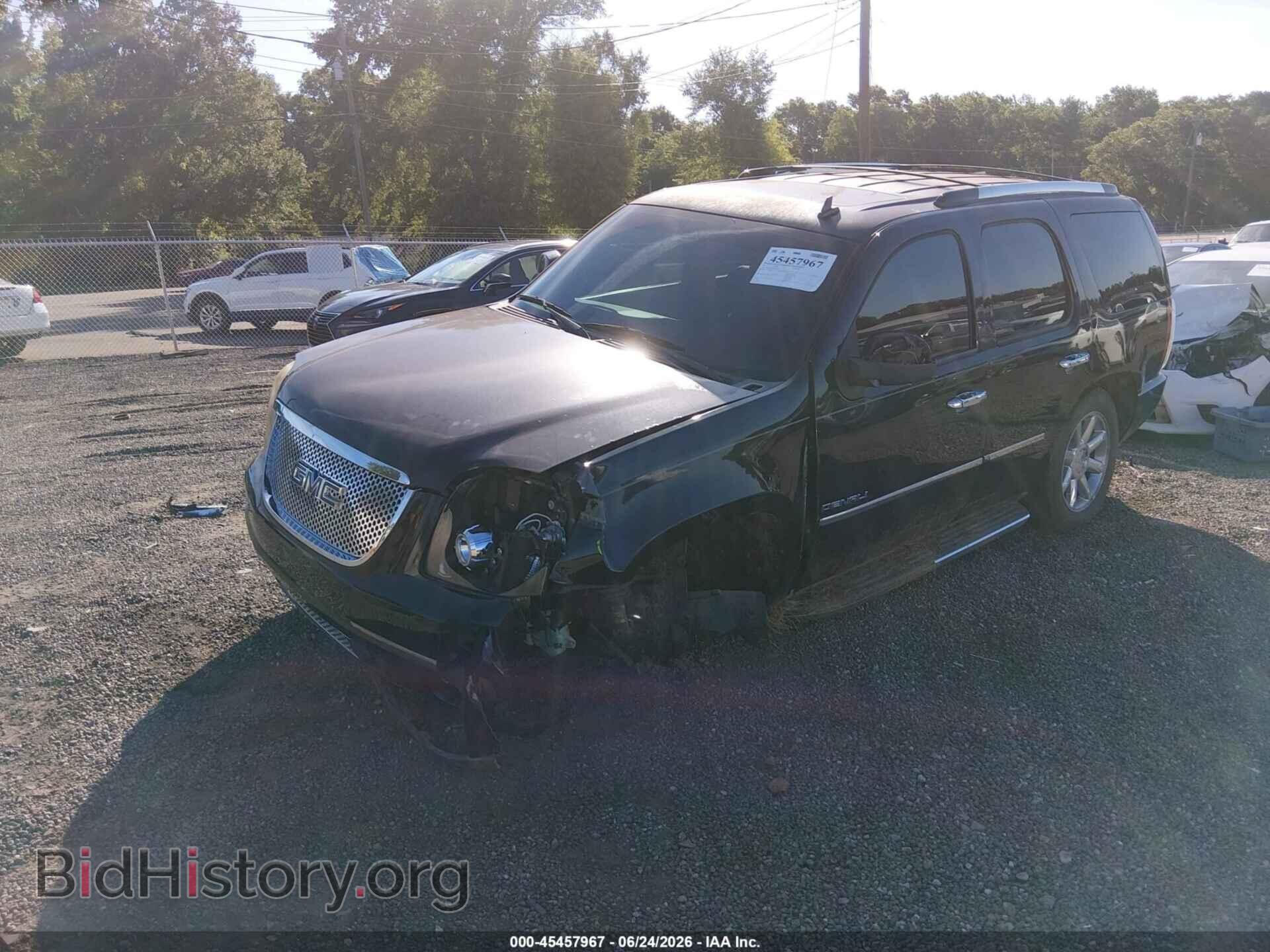 2011 GMC YUKON - VIN: 1GKS1EEF7BR190303 - Photo 2