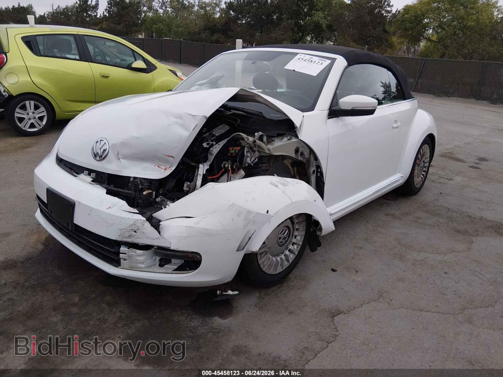 2014 VOLKSWAGEN BEETLE - VIN: 3VW507AT3EM820713 - Фото 2