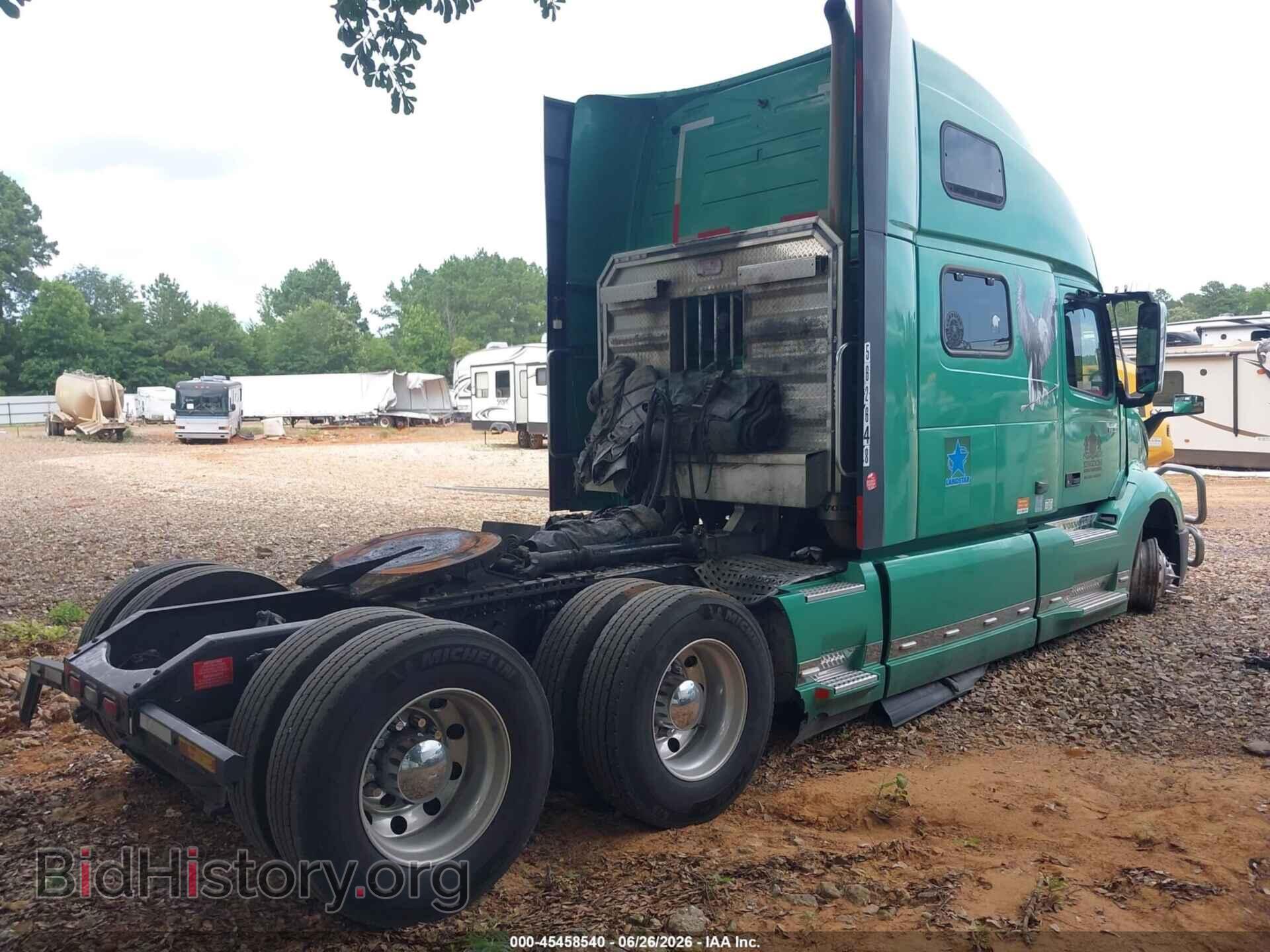 2020 VOLVO VNL - VIN: 4V4NC9EH6LN261483 - Фото 4