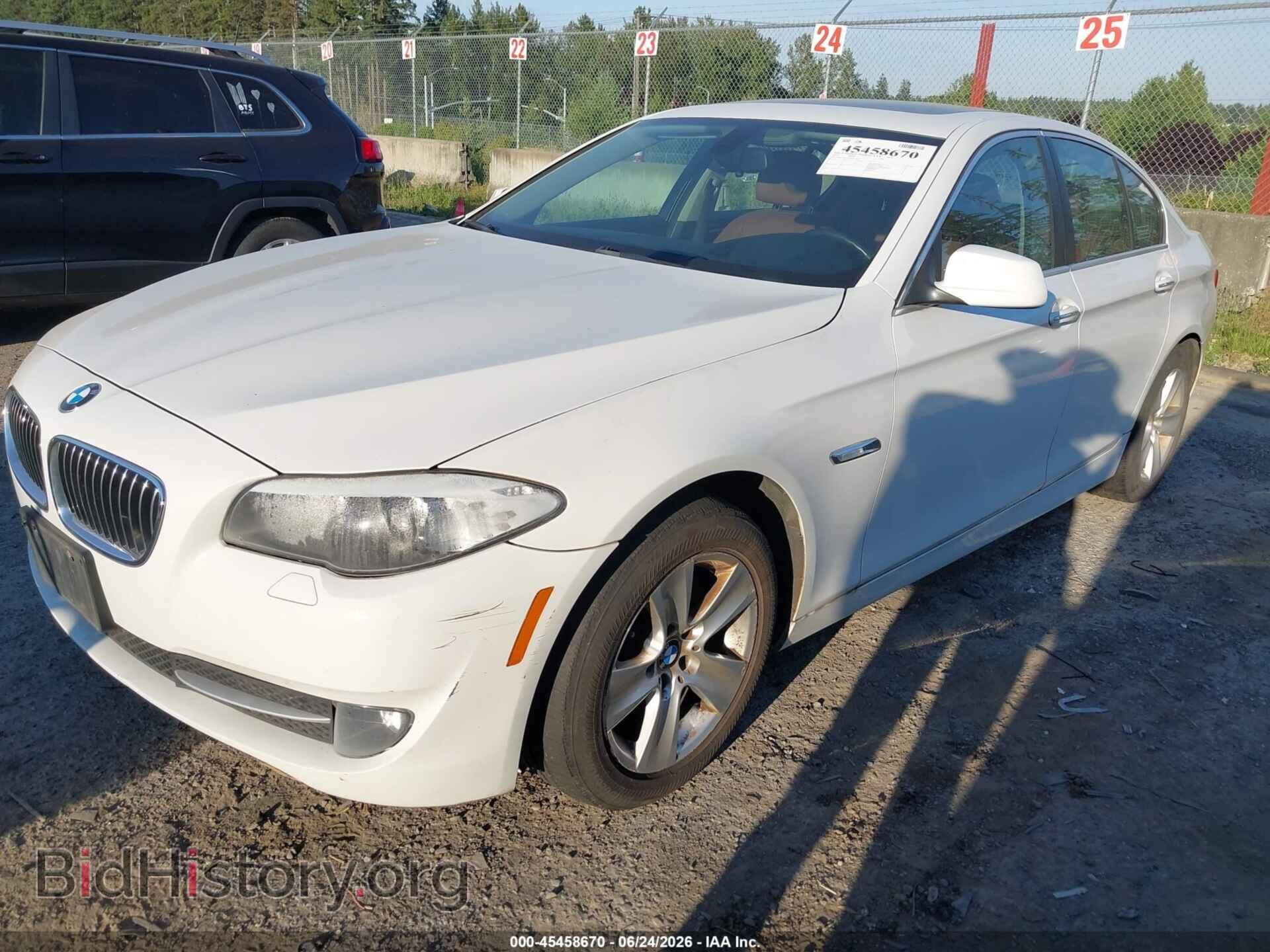 2013 BMW 528I - VIN: WBAXH5C54DDW11933 - Фото 2