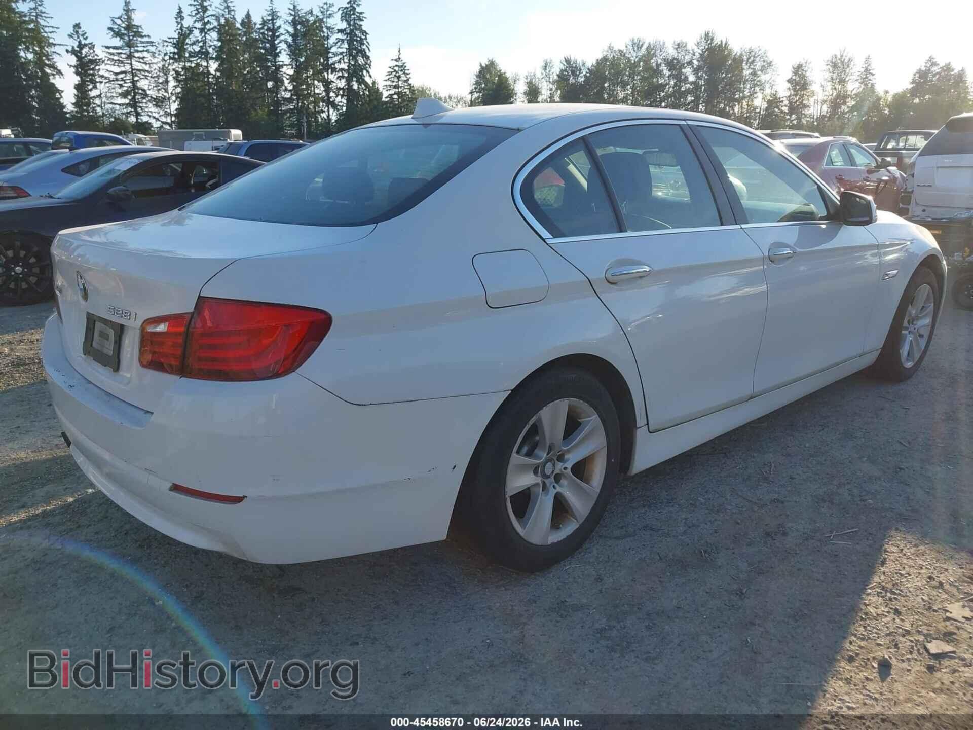 2013 BMW 528I - VIN: WBAXH5C54DDW11933 - Фото 4