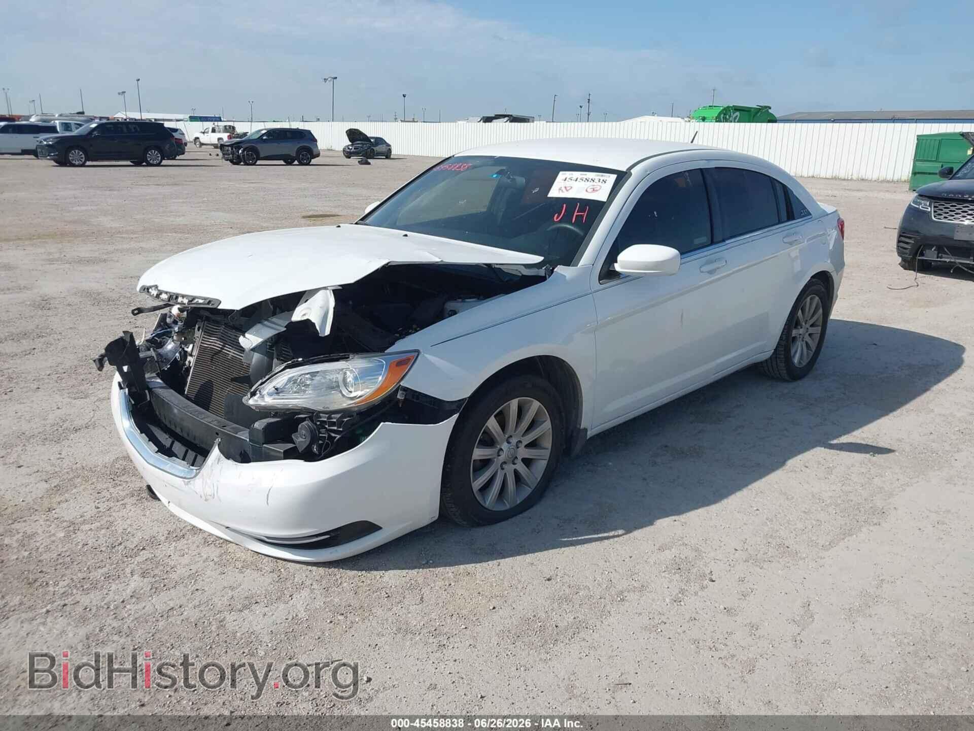 2013 CHRYSLER 200 - VIN: 1C3CCBBB6DN629208 - Photo 2