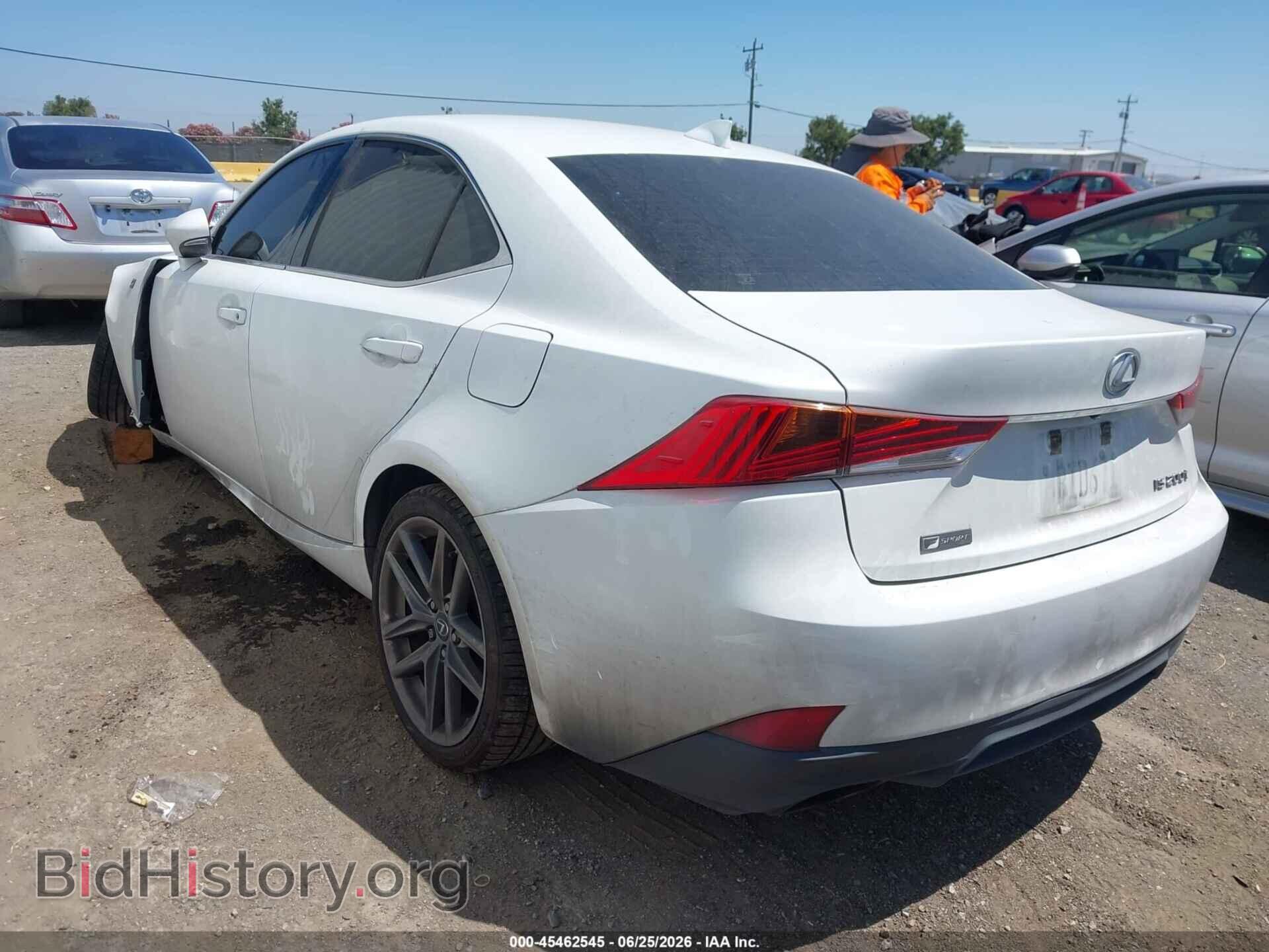 2017 LEXUS IS 200T - VIN: JTHBA1D26H5059896 - Фото 3