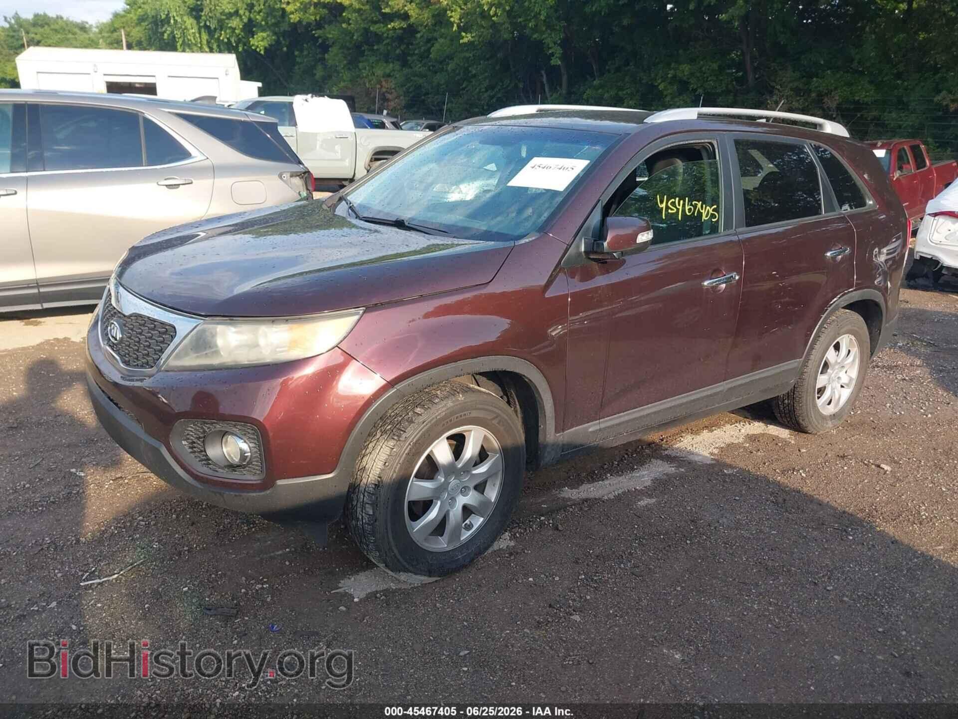 2011 KIA SORENTO - VIN: 5XYKTCA12BG017159 - Фото 2