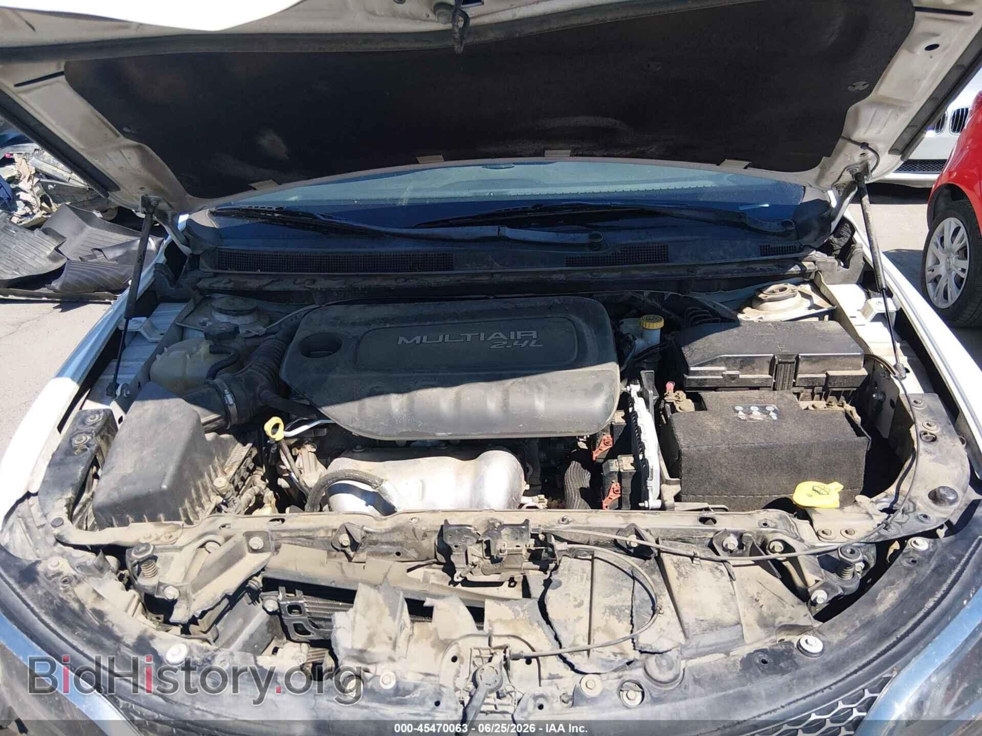 2016 CHRYSLER 200 - VIN: 1C3CCCAB8GN160585 - Photo 10