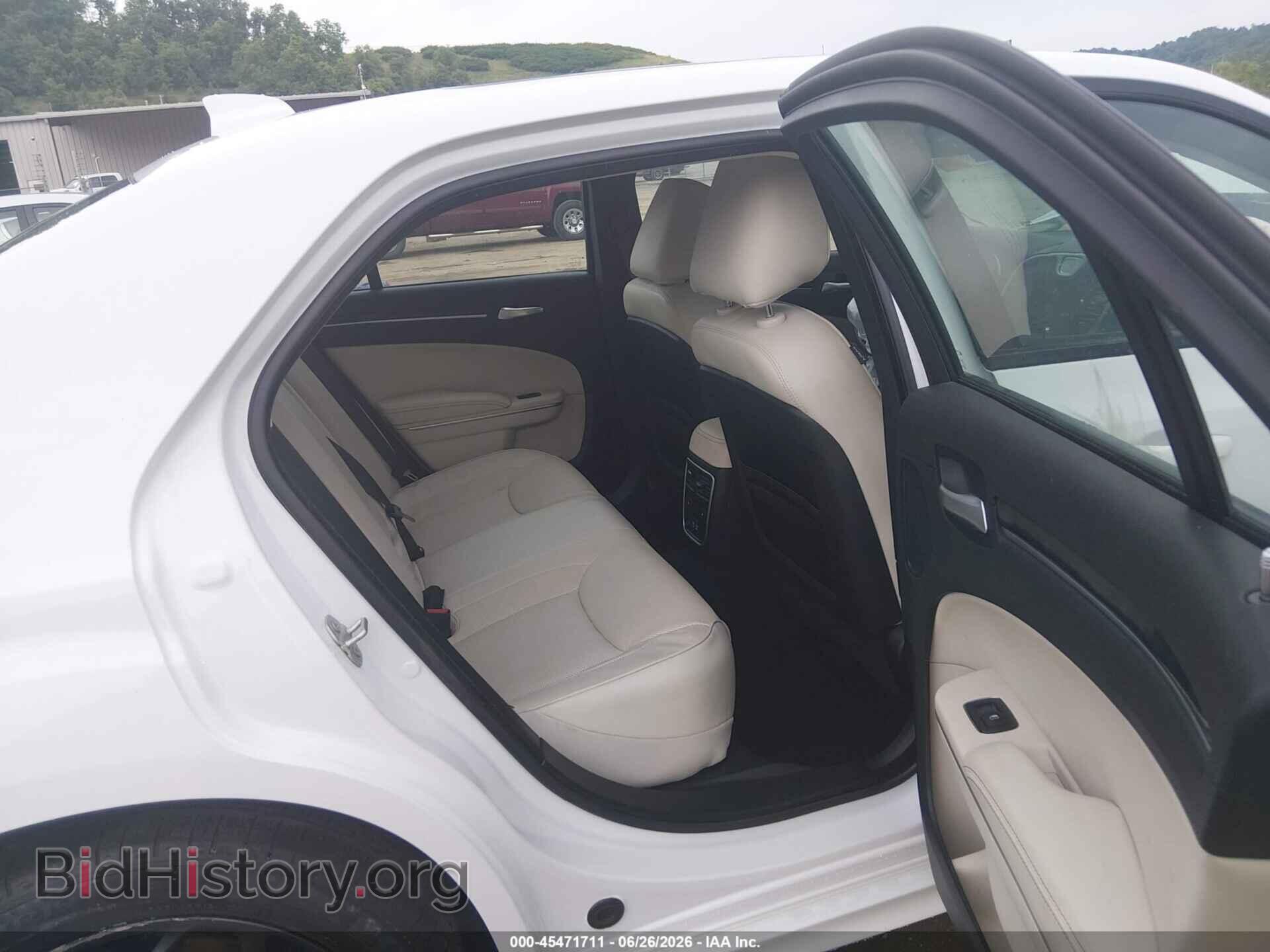 2023 CHRYSLER 300 - VIN: 2C3CCASG6PH677682 - Photo 8