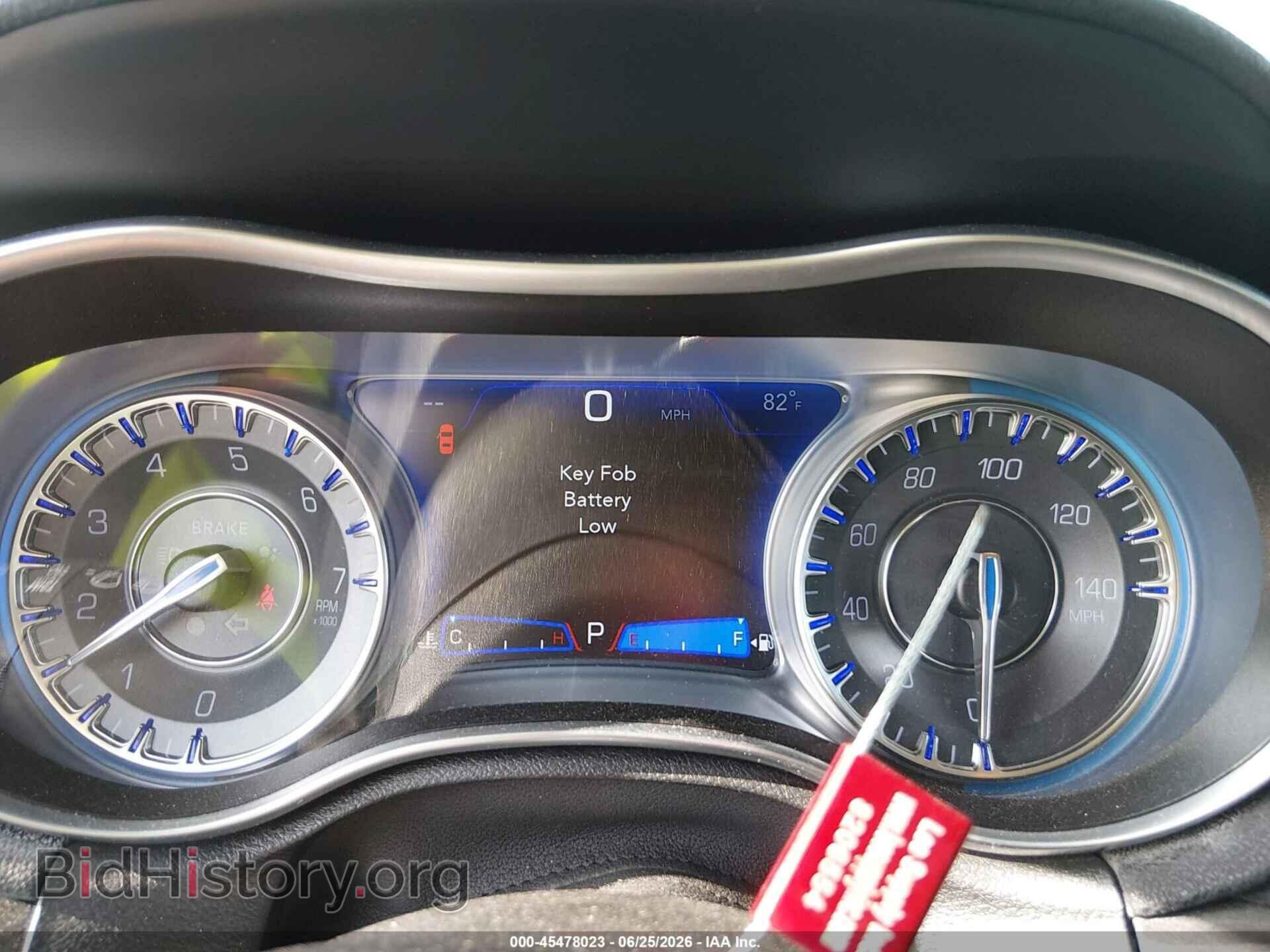 2019 CHRYSLER 300 - VIN: 2C3CCAAG5KH602076 - Фото 7