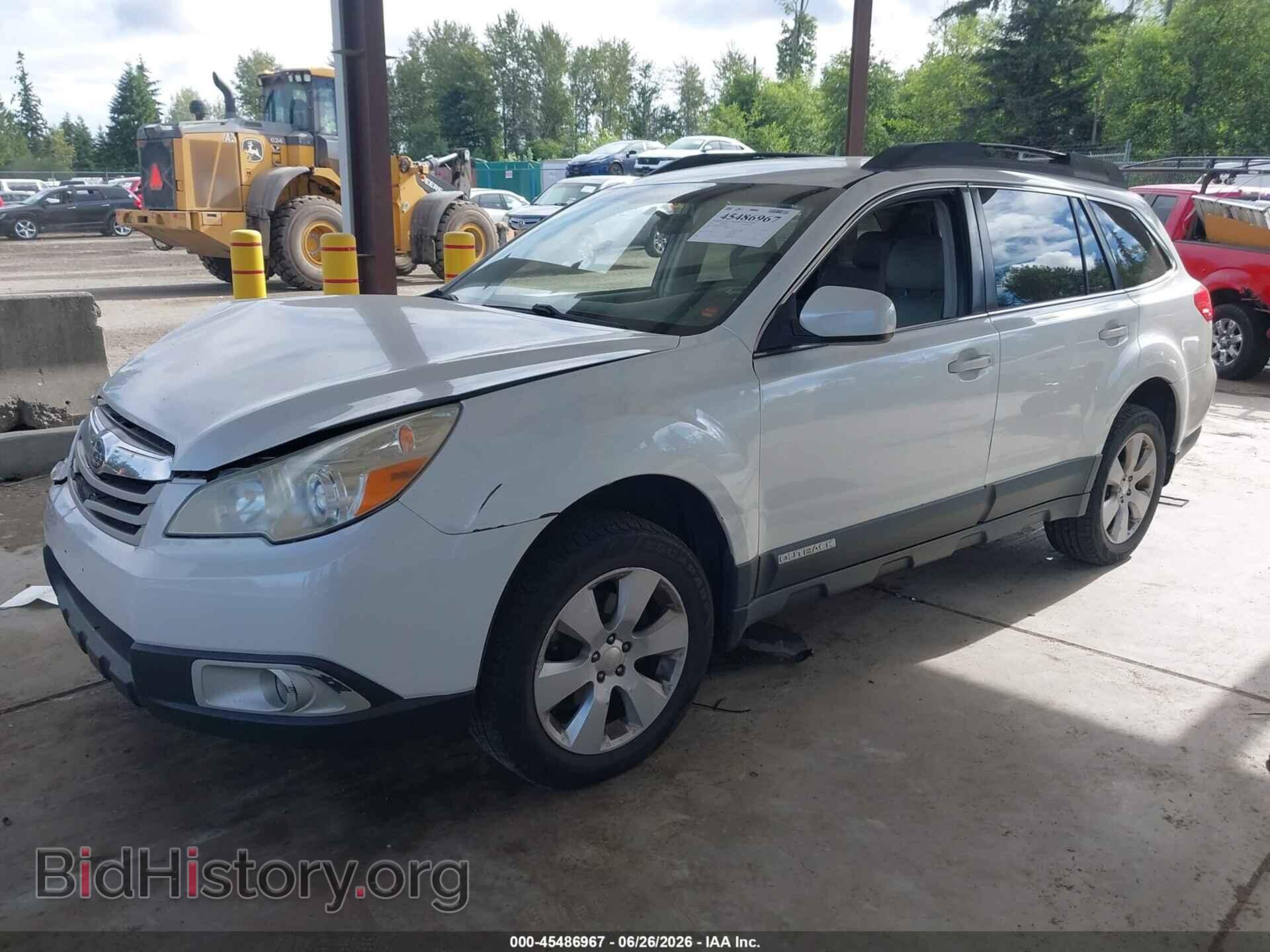 2011 SUBARU OUTBACK - VIN: 4S4BRBCC5B3394656 - Photo 2