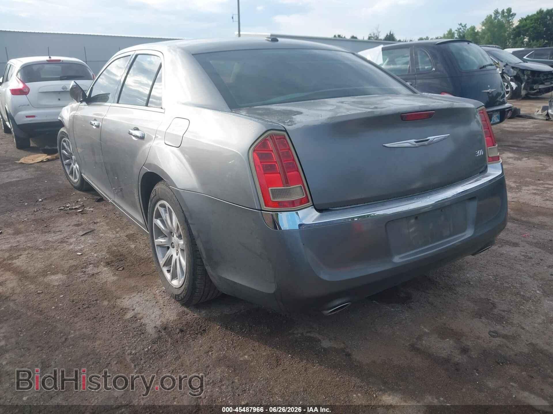 2011 CHRYSLER 300 - VIN: 2C3CA5CGXBH526395 - Фото 3
