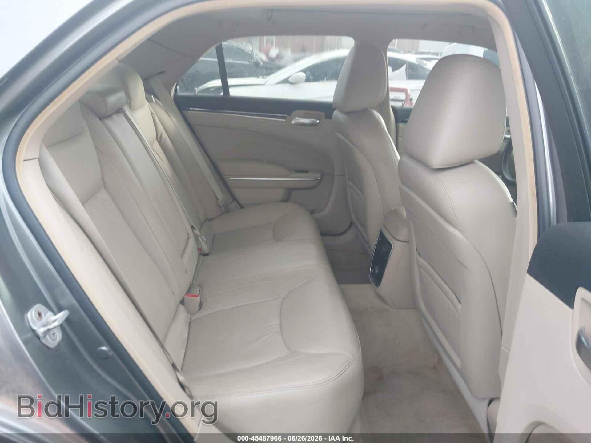 2011 CHRYSLER 300 - VIN: 2C3CA5CGXBH526395 - Фото 8