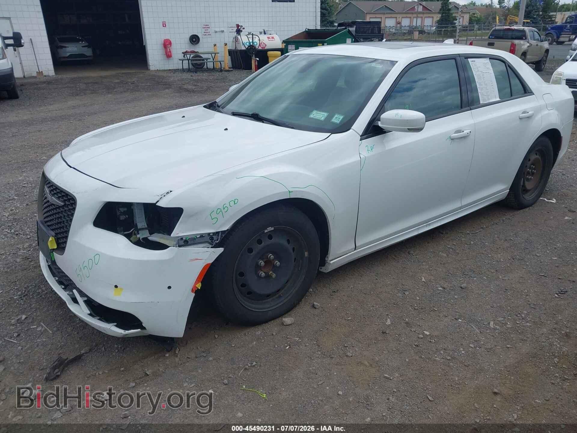 2016 CHRYSLER 300 - VIN: 2C3CCABG8GH304546 - Photo 2