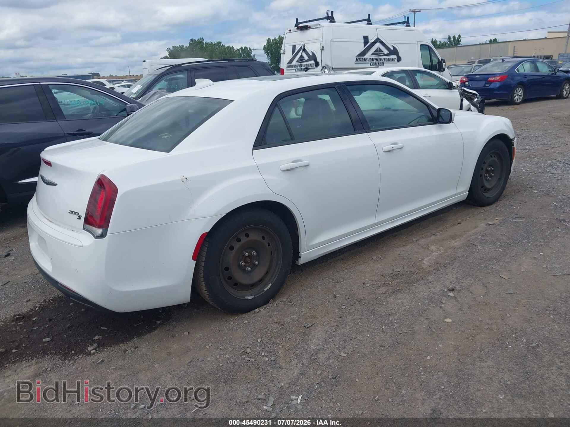 2016 CHRYSLER 300 - VIN: 2C3CCABG8GH304546 - Photo 4