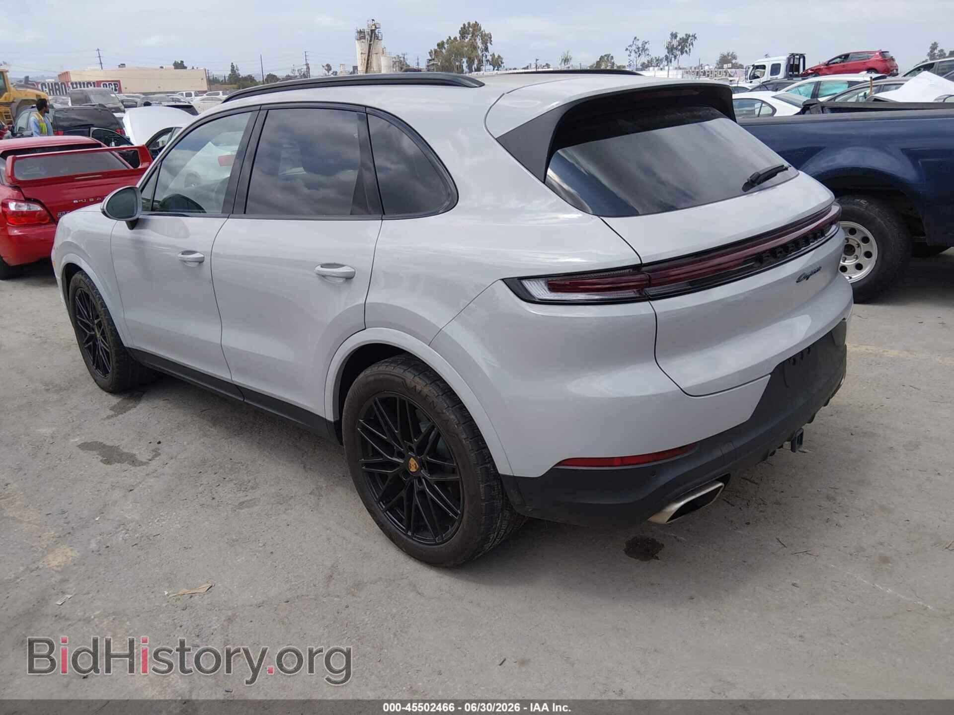 2024 PORSCHE CAYENNE - VIN: WP1AA2AY1RDA03494 - Photo 3