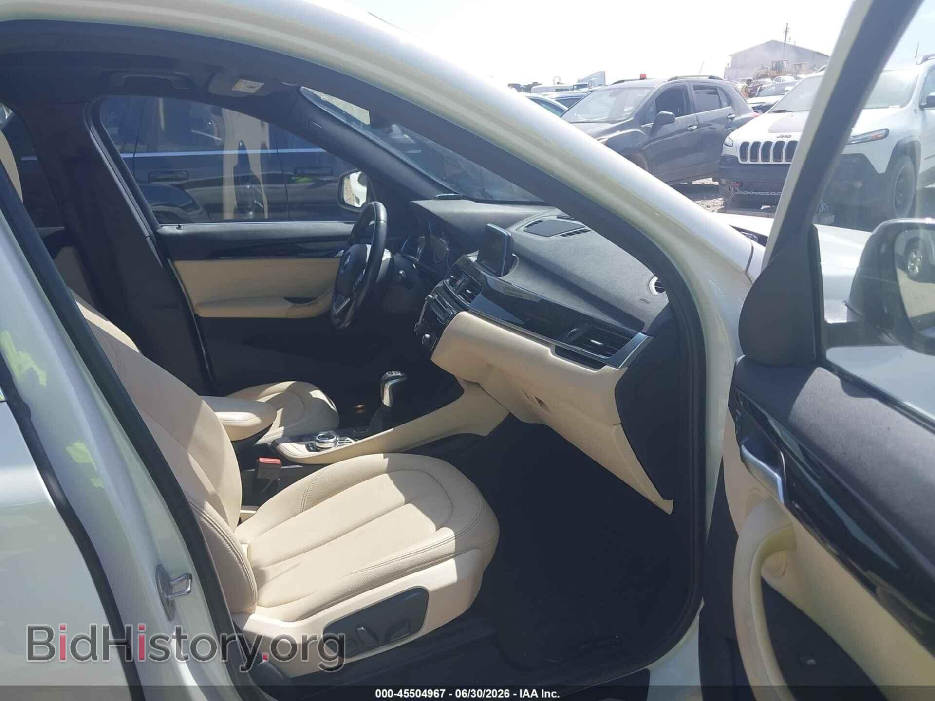 2017 BMW X1 - VIN: WBXHT3C31H5F84673 - Фото 5