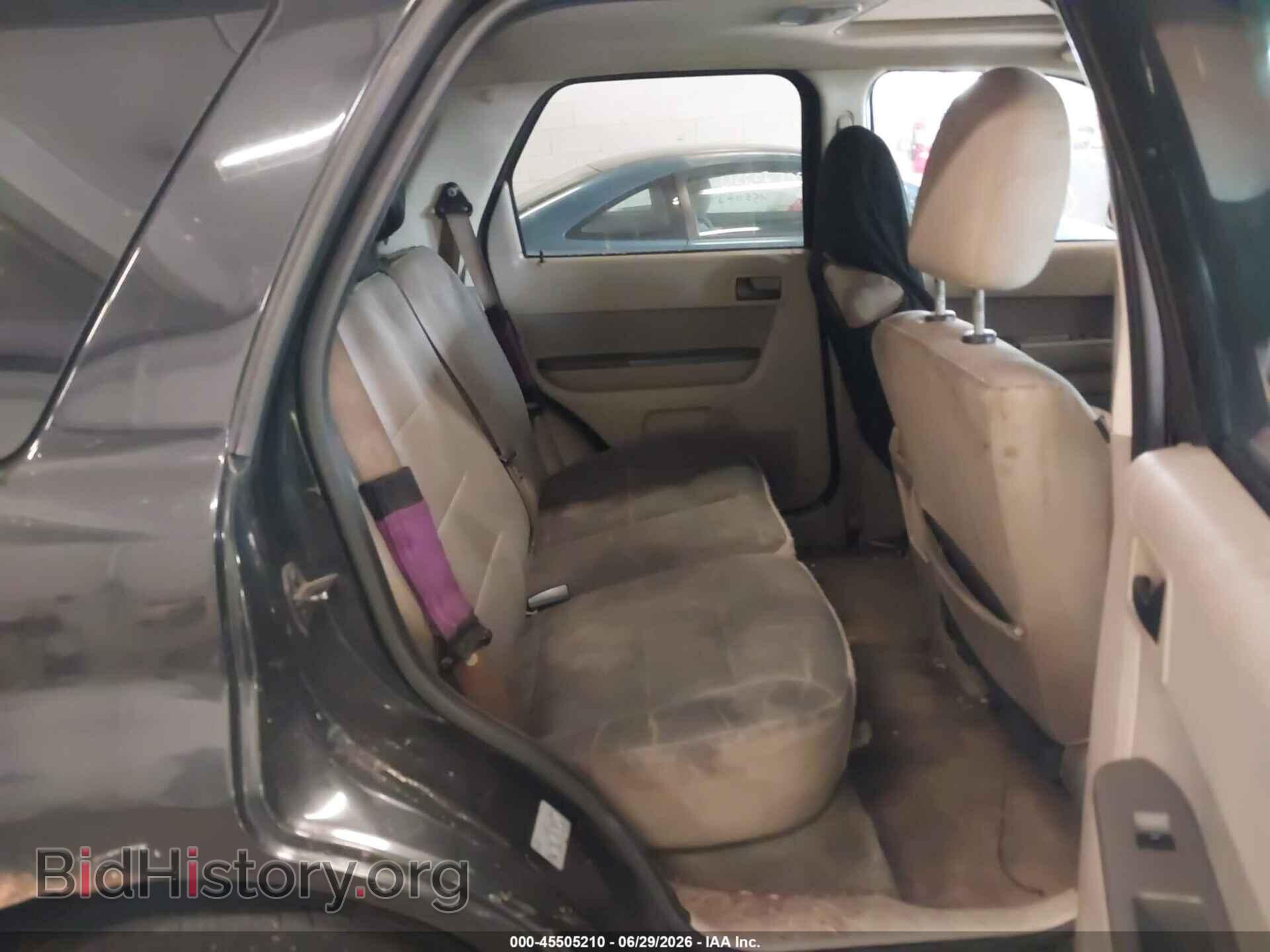 2011 FORD ESCAPE - VIN: 1FMCU0D70BKA08000 - Фото 8