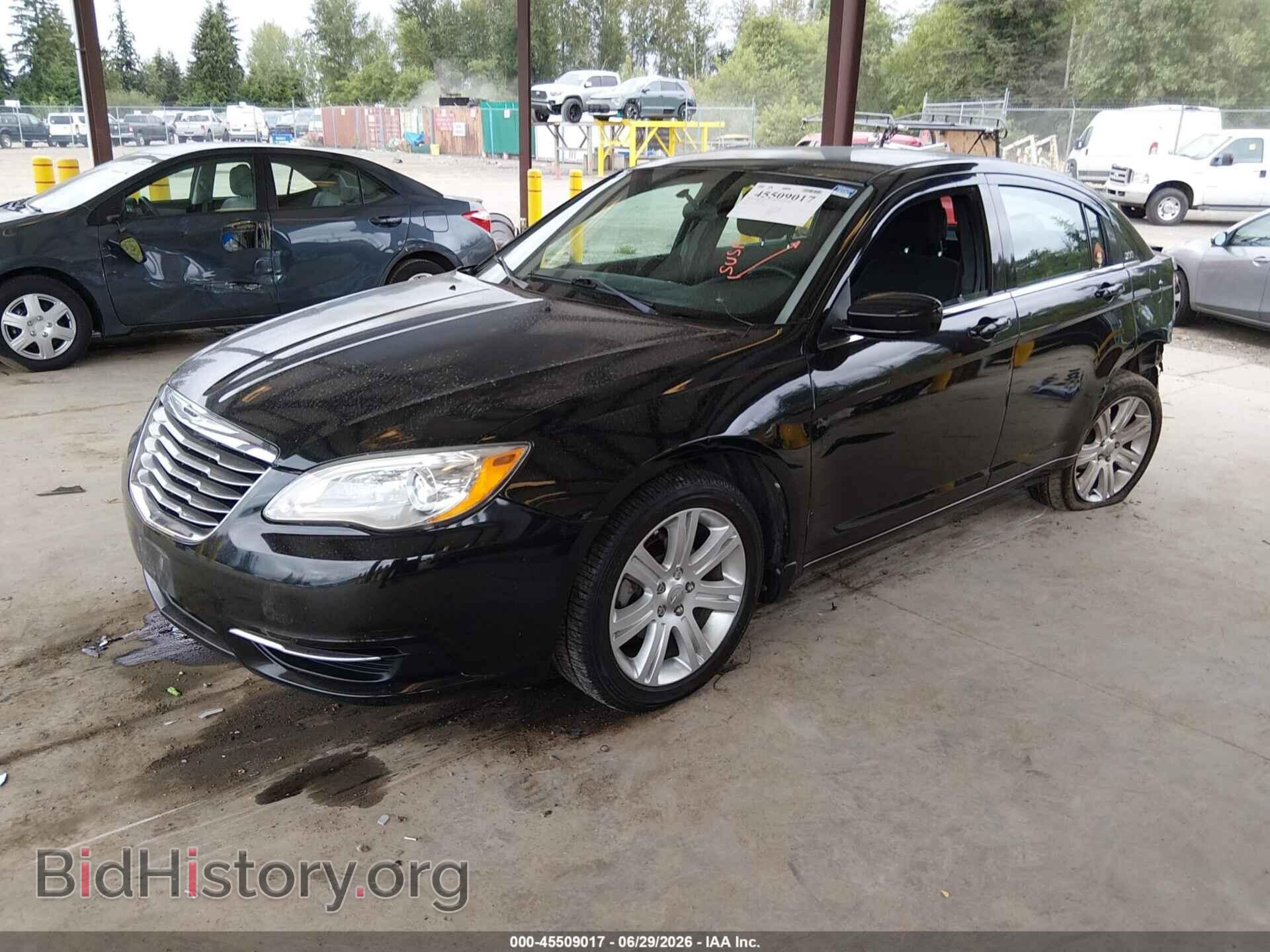 2013 CHRYSLER 200 - VIN: 1C3CCBAB4DN764348 - Photo 2