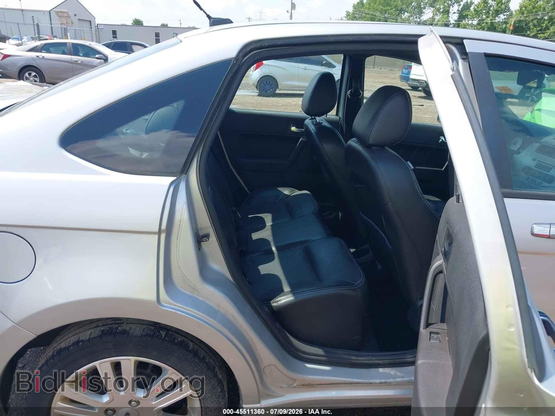 2010 FORD FOCUS - VIN: 1FHAP3HN2AW175564 - Photo 8