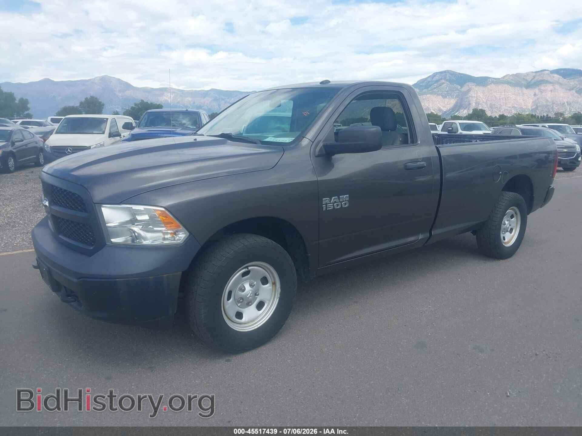 2017 RAM 1500 - VIN: 3C6JR7DG2HG704726 - Фото 2