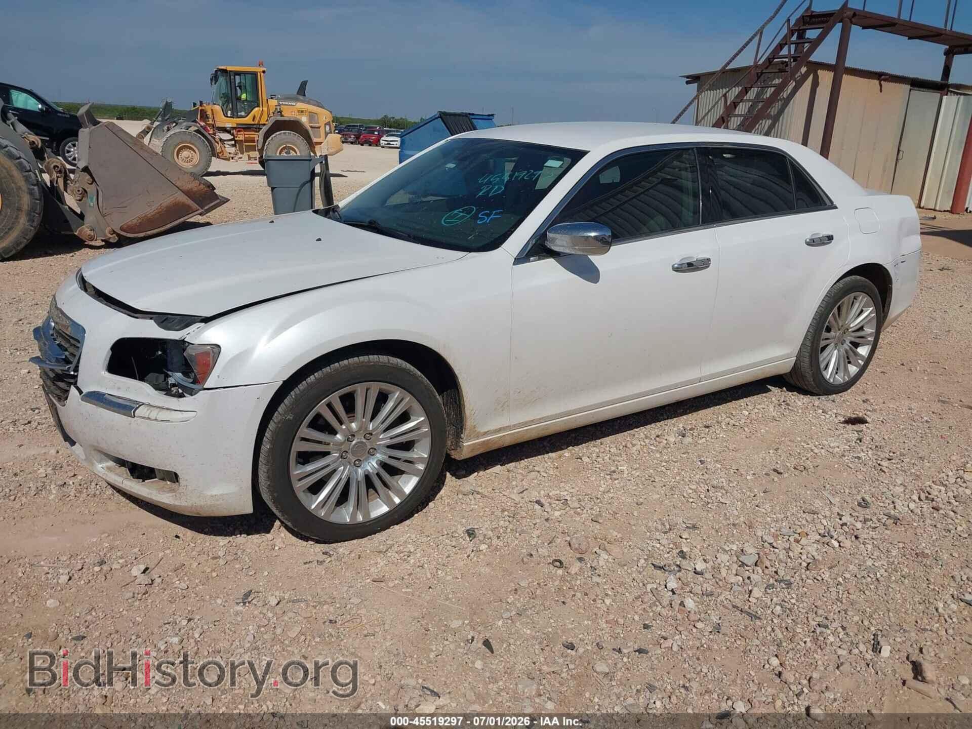 2011 CHRYSLER 300C - VIN: 2C3CA6CT4BH528338 - Photo 2