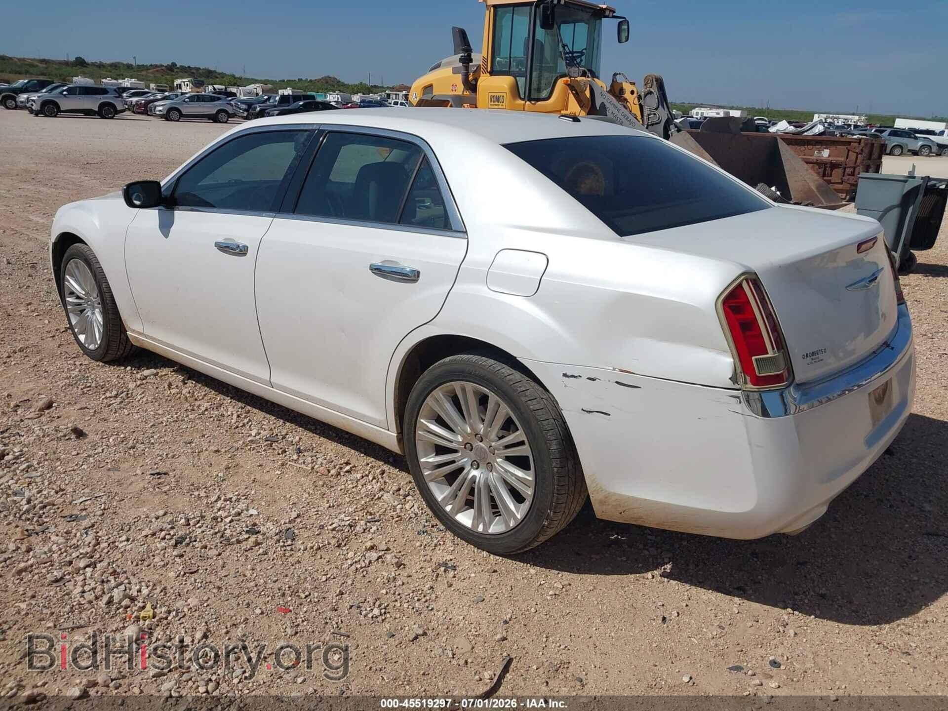 2011 CHRYSLER 300C - VIN: 2C3CA6CT4BH528338 - Photo 3